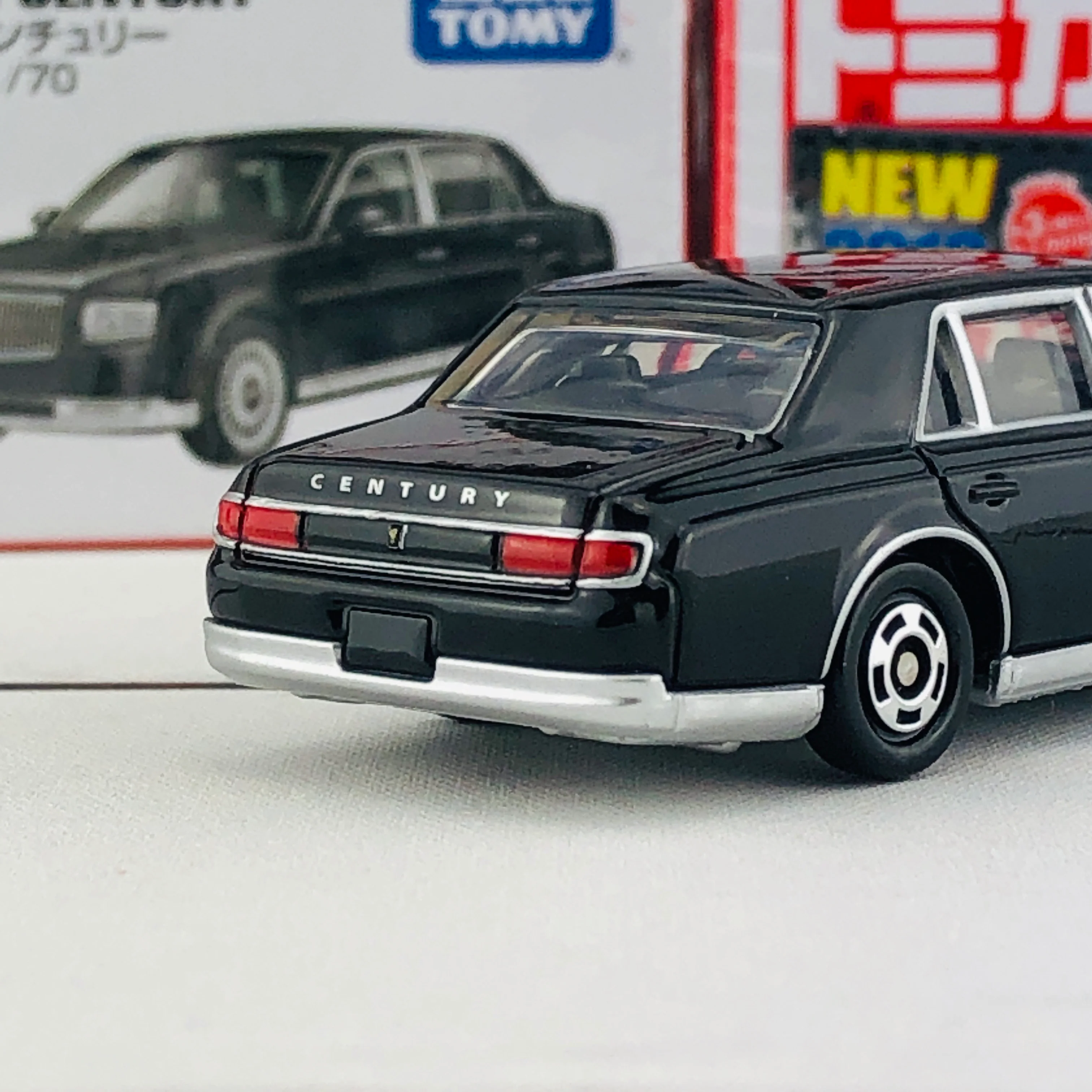 Tomica 114 Toyota Century - Image 5
