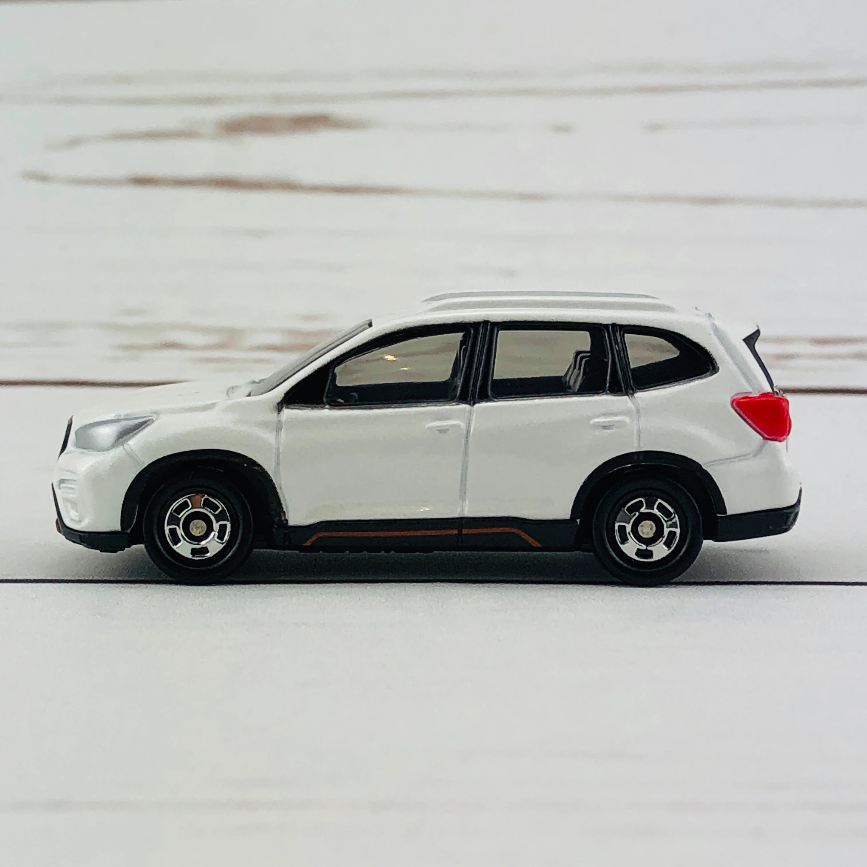 Tomica 115 Subaru Forester First Edition (初回特別仕様) - Image 2