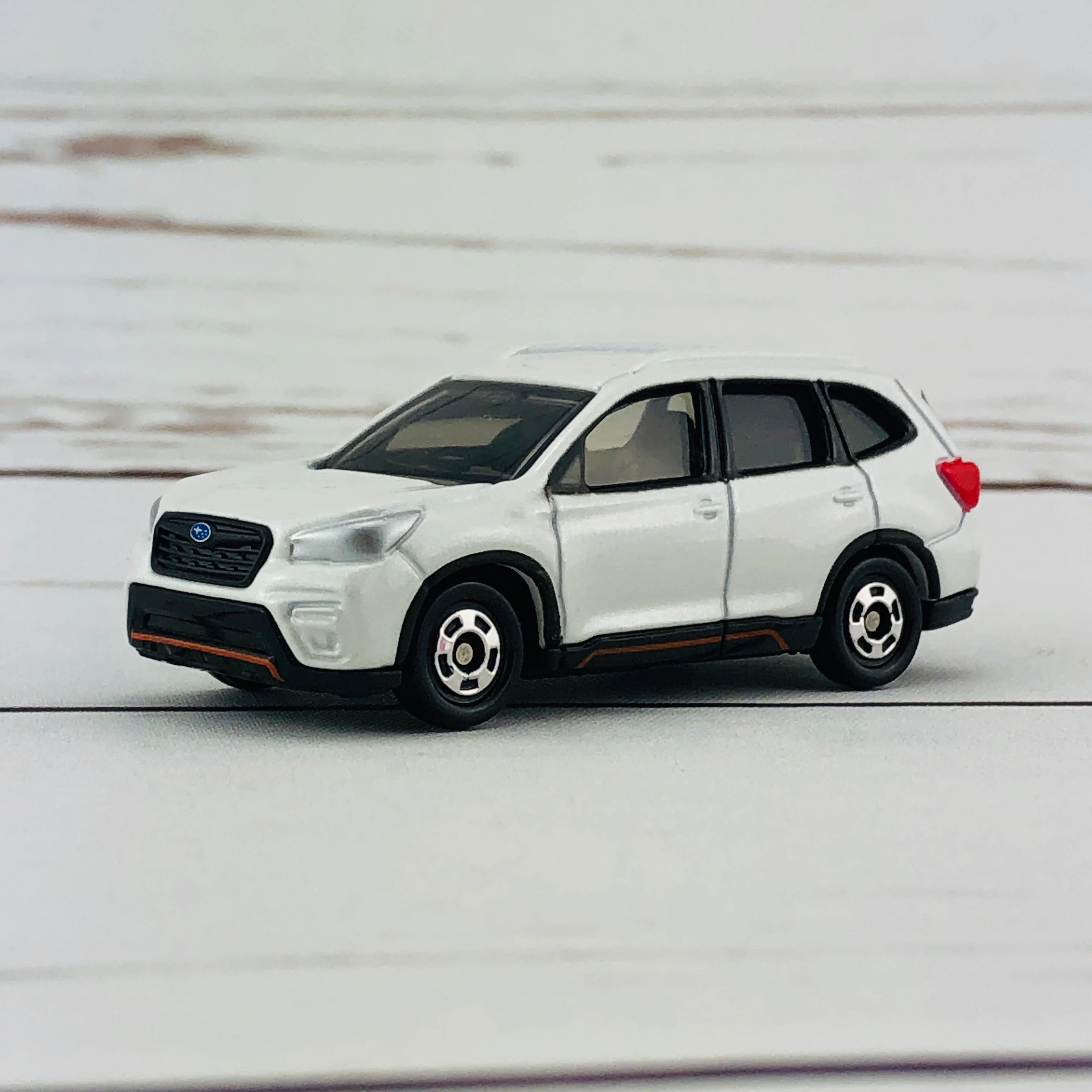 Tomica 115 Subaru Forester First Edition (初回特別仕様) - Image 4