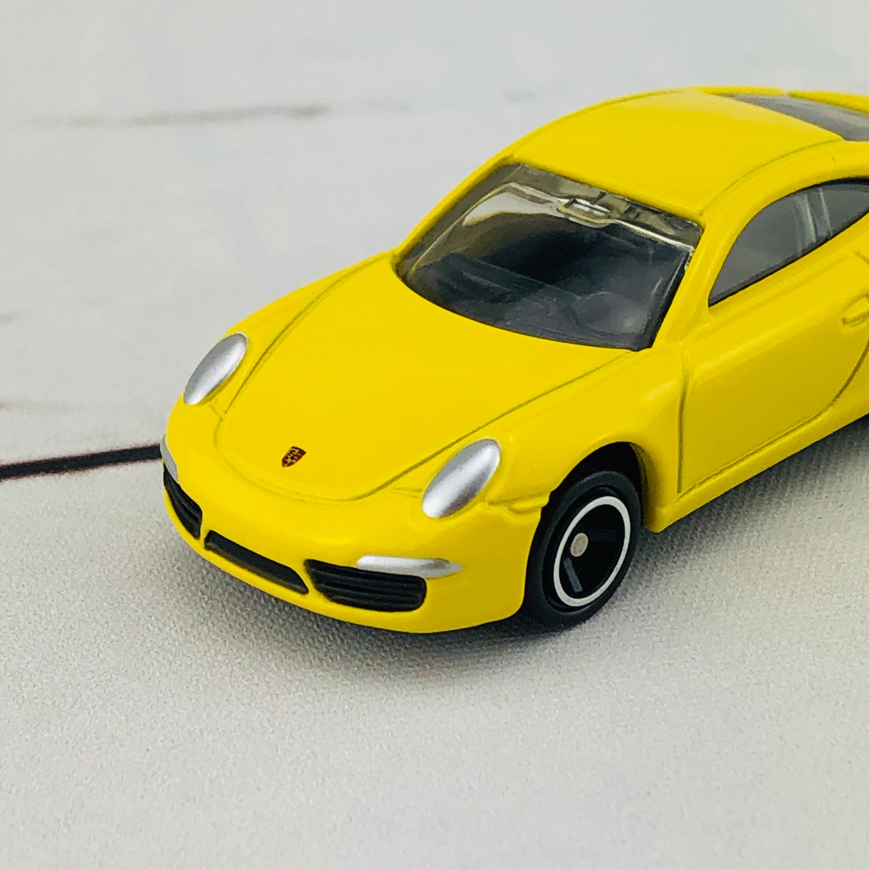 Tomica 117 Porsche 911 Carrera First Edition (初回特別仕様) - Image 4