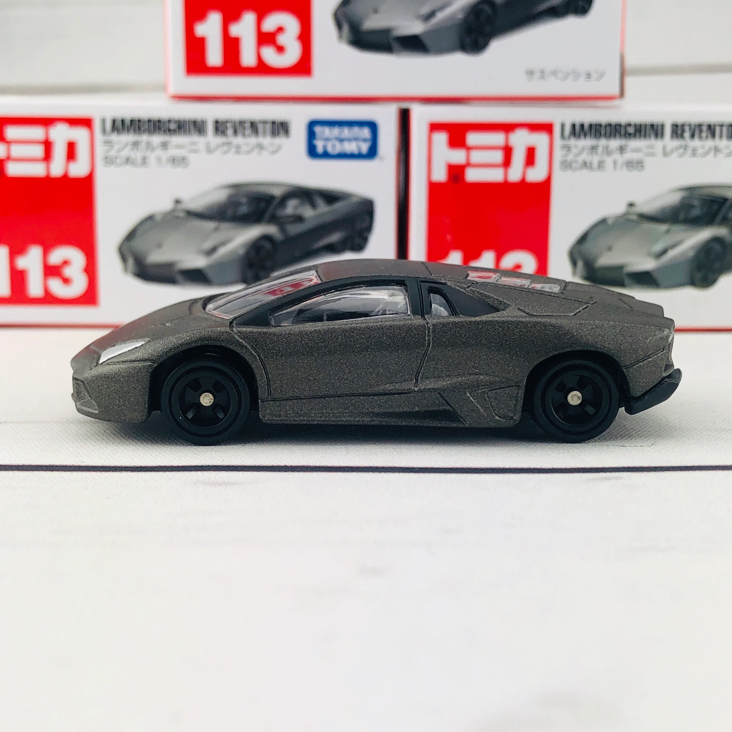 TOMICA 113 Lamborghini Reventon - Image 2