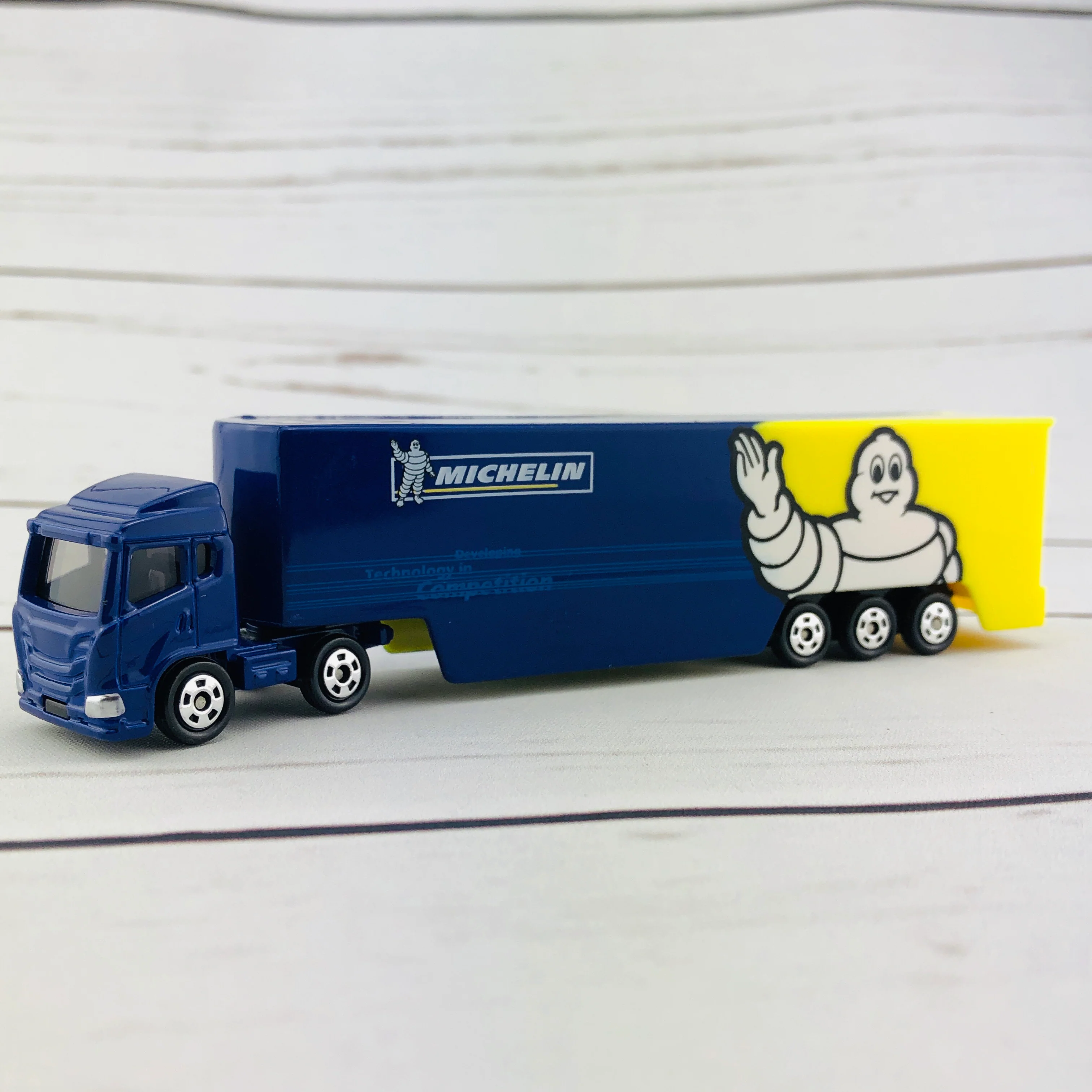 TOMICA 135 Michelin Motor Sports Transporter - Image 2