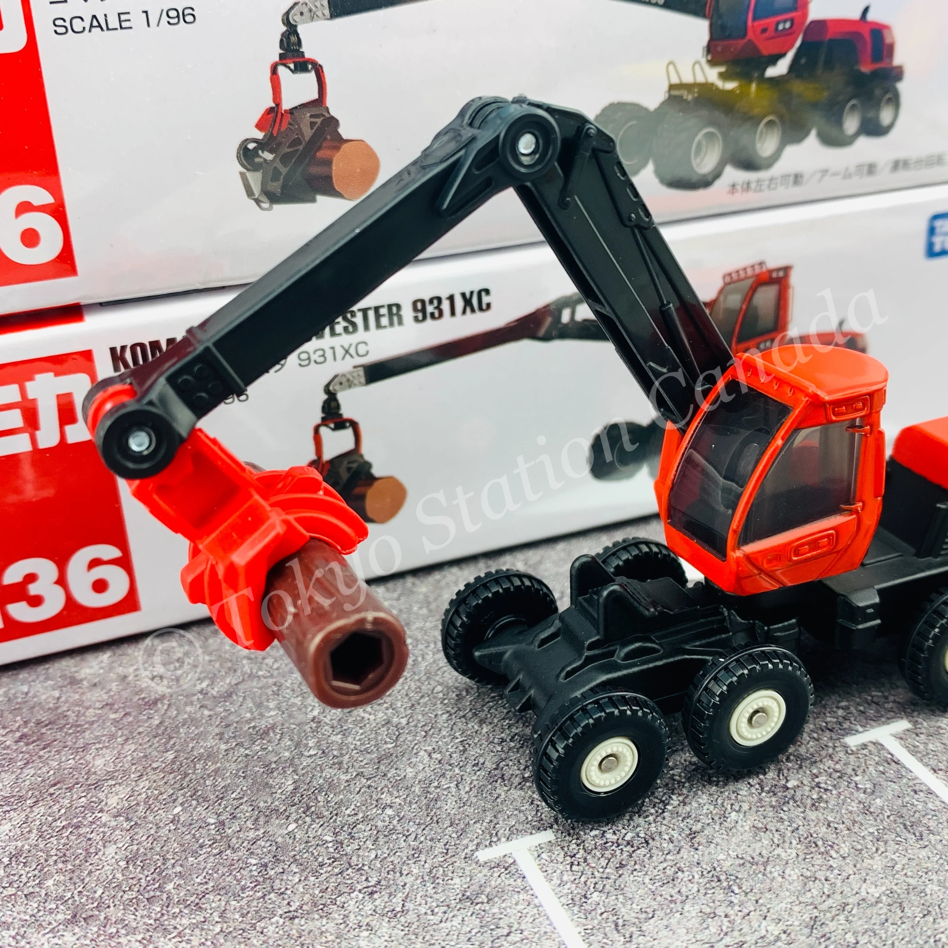 TOMICA 136 KOMATSU Harvester 931XC - Image 4