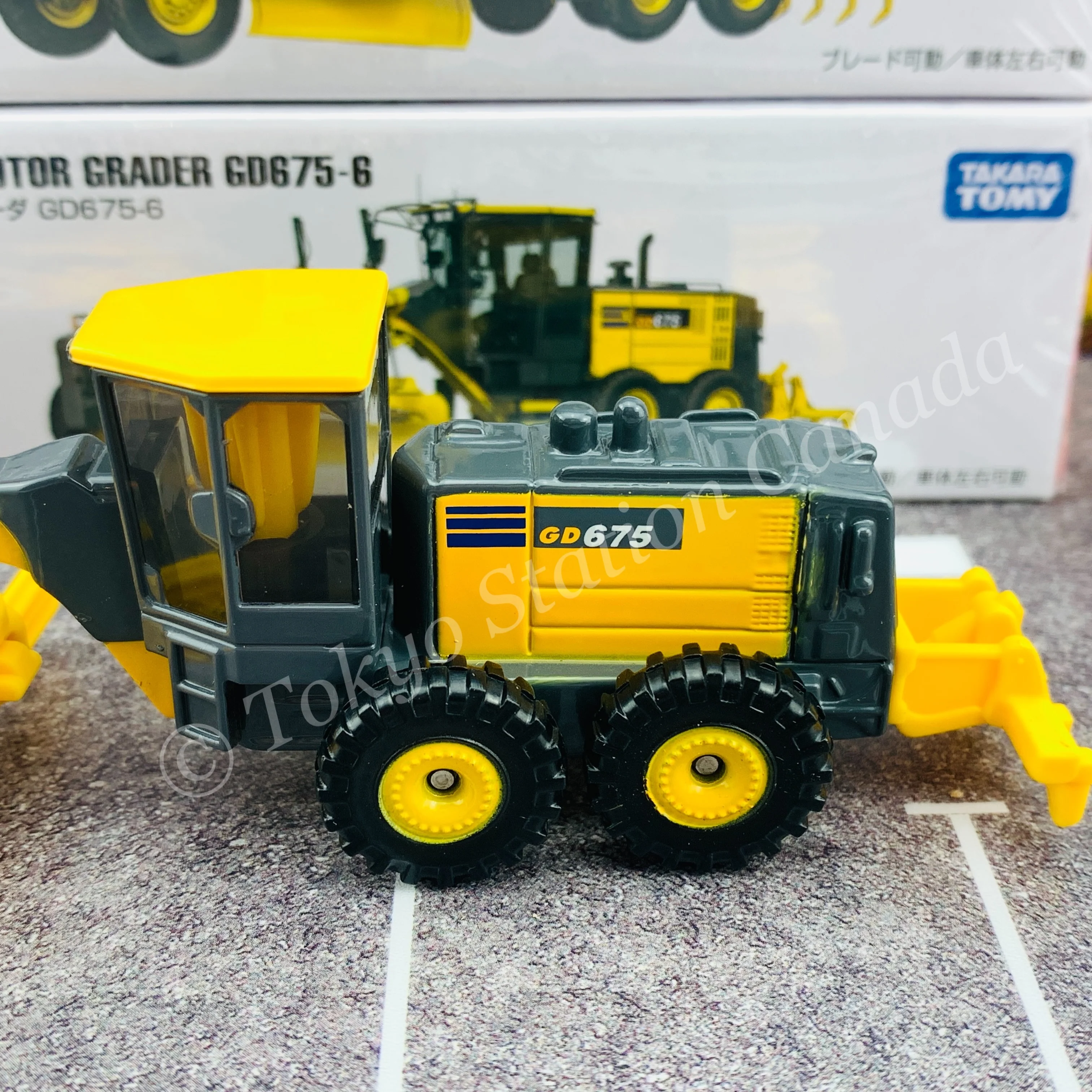 TOMICA 140 KOMATSU Motor Grader GD675-6 - Image 6