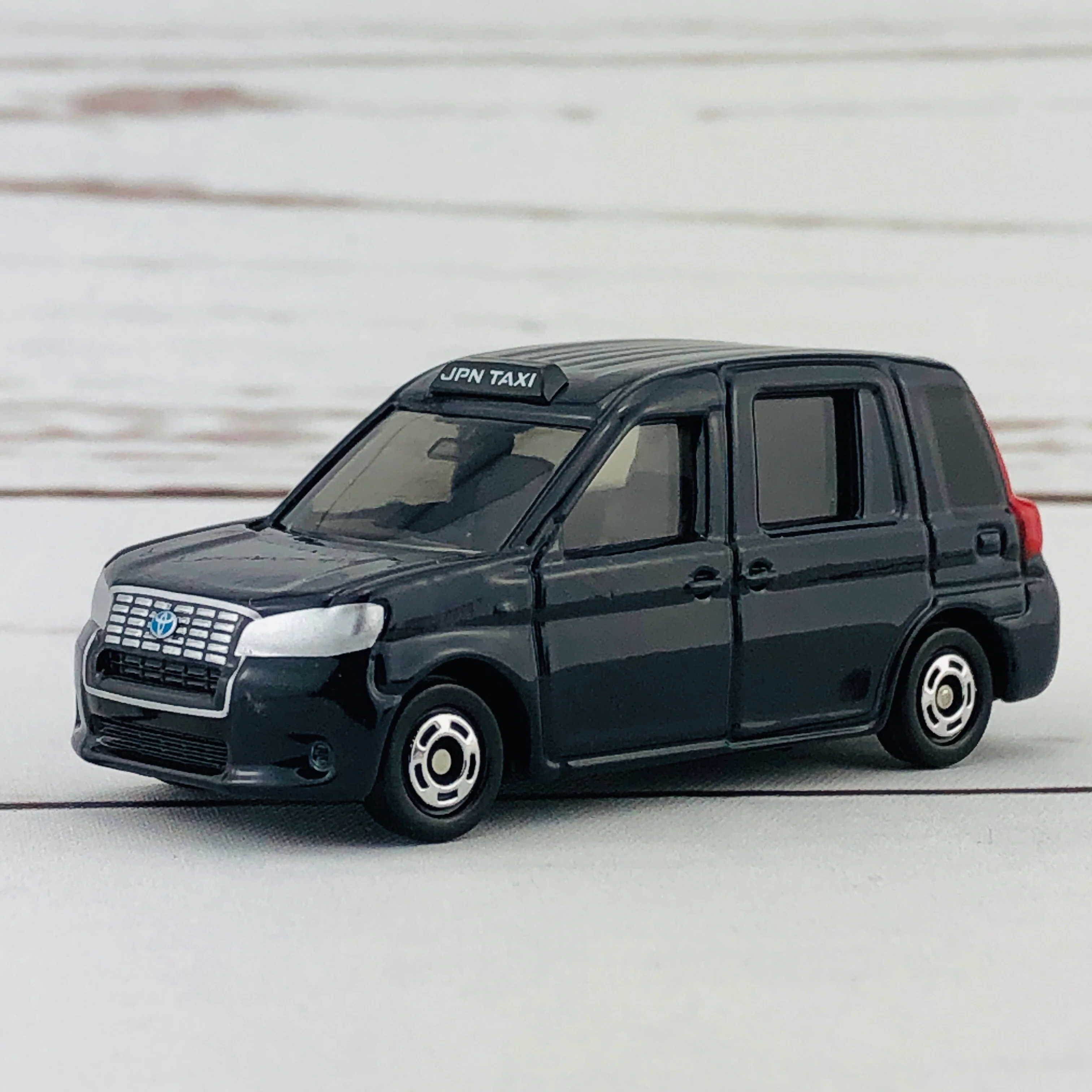 TOMICA 27 Toyota Japan Taxi - Image 3