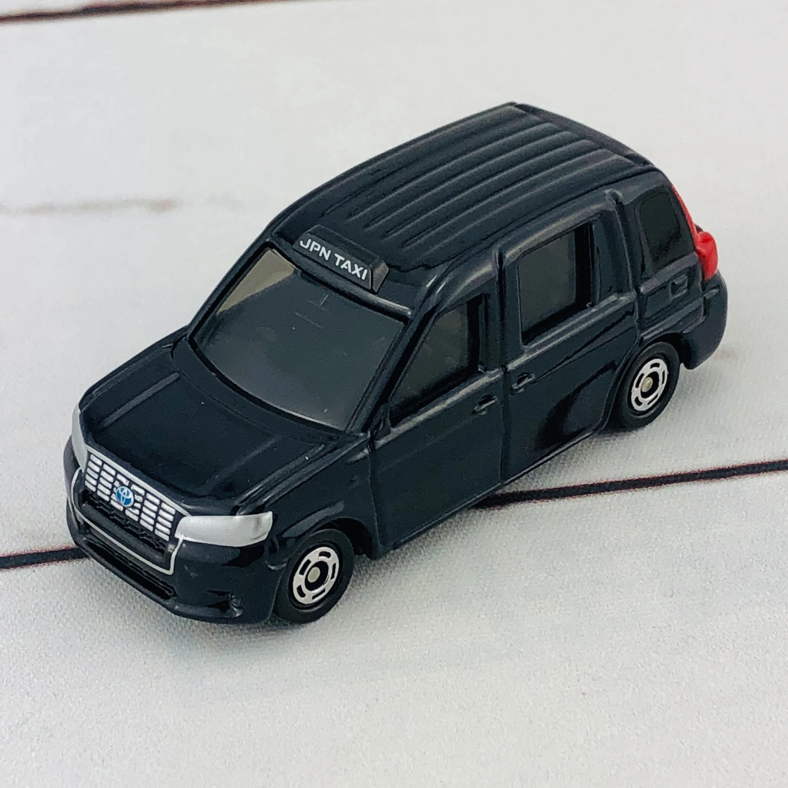 TOMICA 27 Toyota Japan Taxi - Image 4