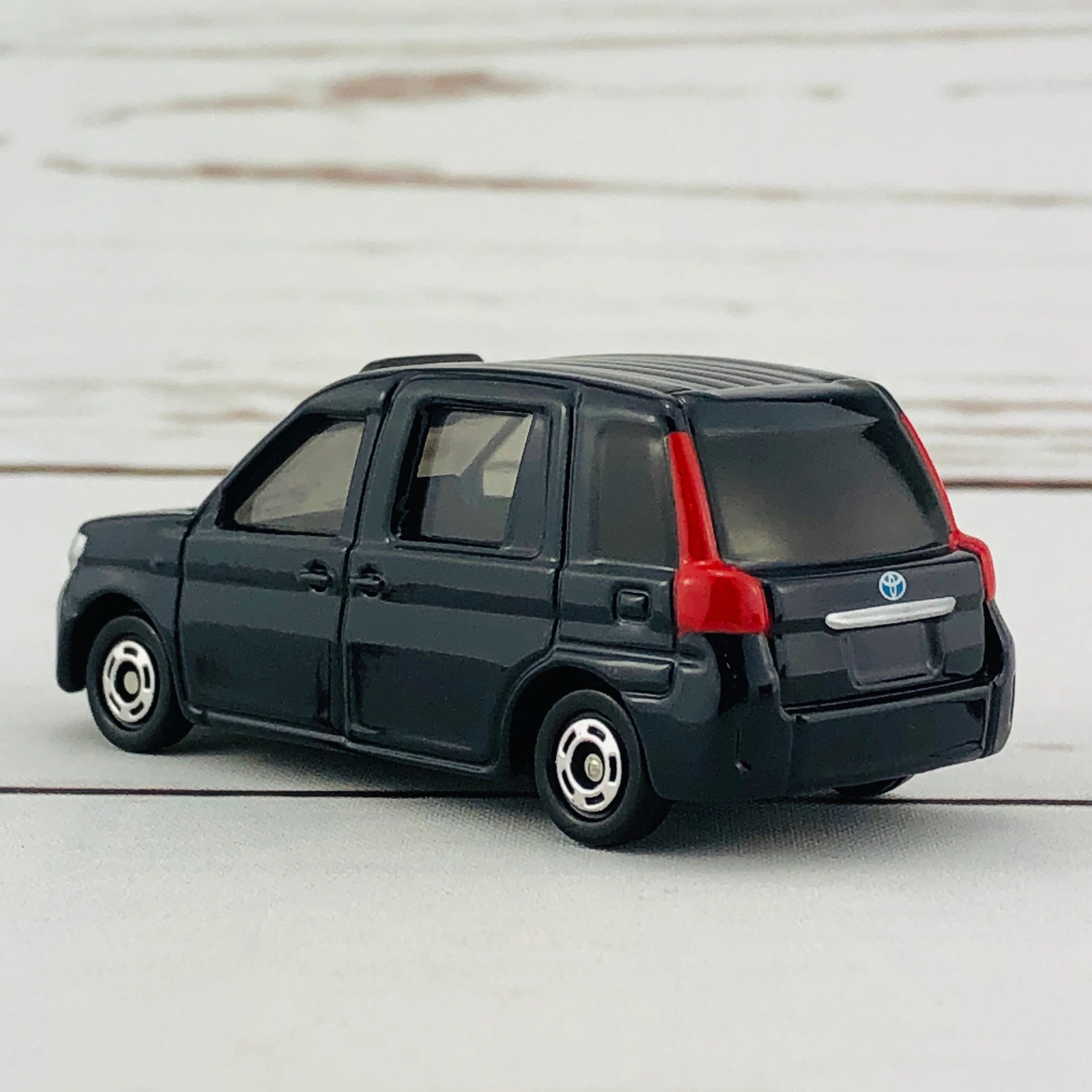 TOMICA 27 Toyota Japan Taxi - Image 5