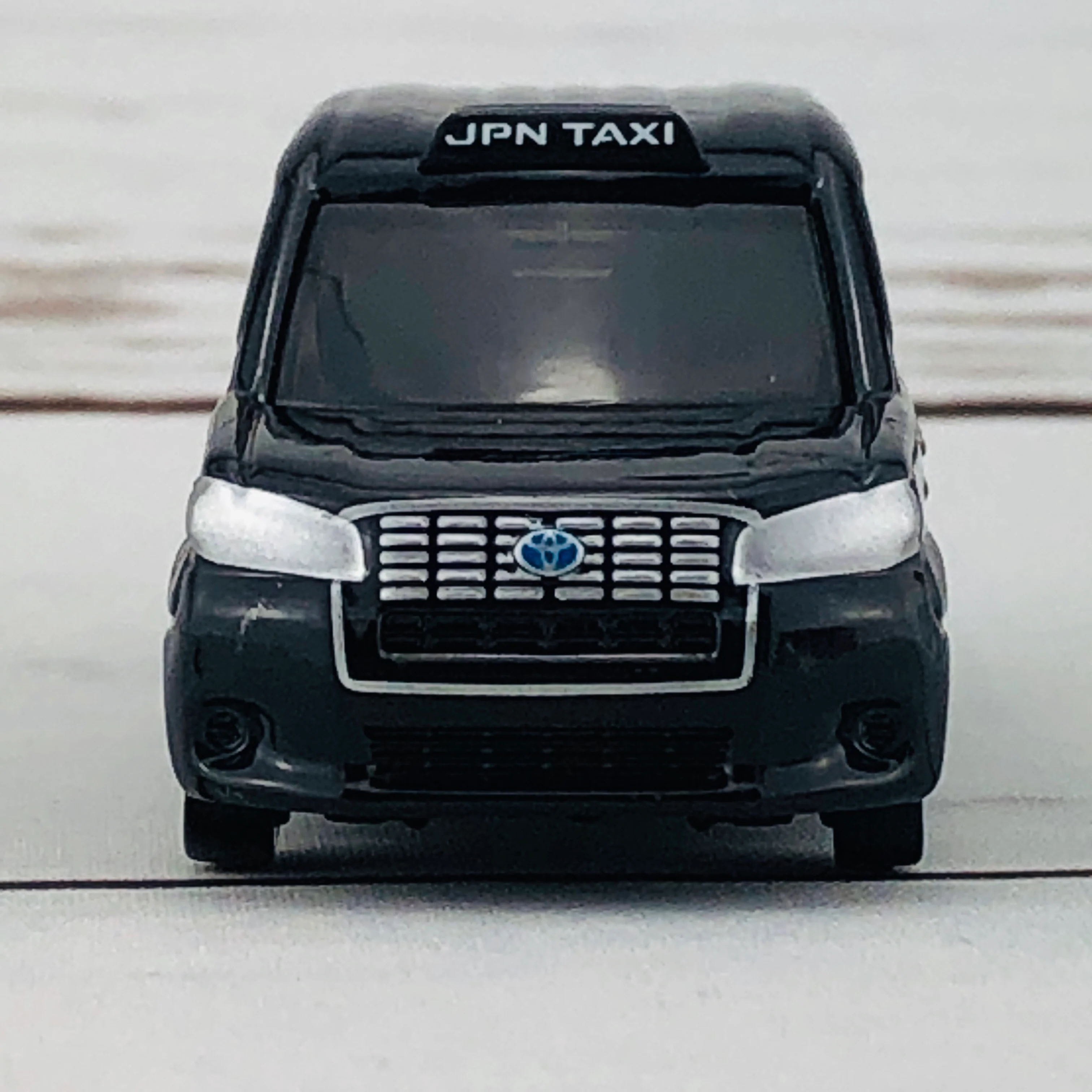 TOMICA 27 Toyota Japan Taxi - Image 6