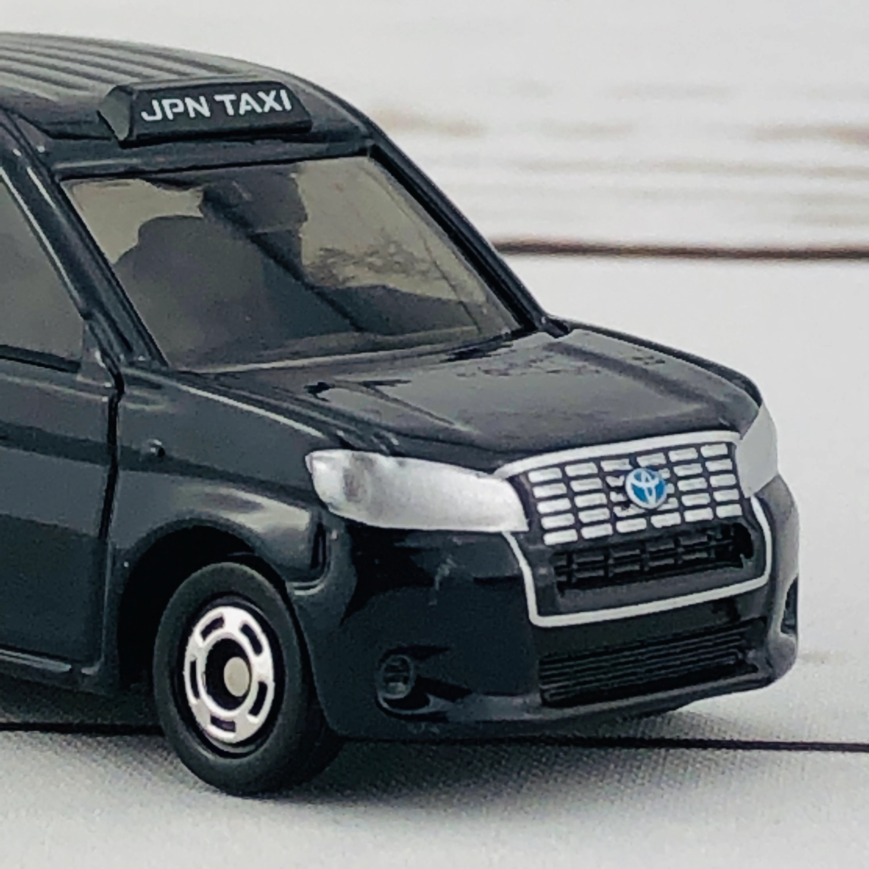 TOMICA 27 Toyota Japan Taxi - Image 7