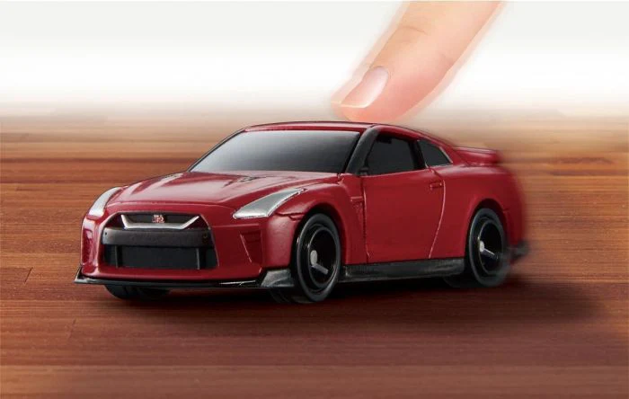 Tomica 4D 01 Nissan GTR Vibrant RED Scale 1/62 - Image 5