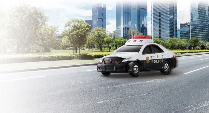 TOMICA 4D 05 Toyota CROWN PATROL CAR - Image 2