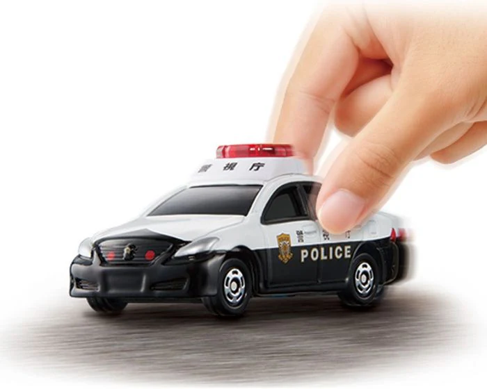 TOMICA 4D 05 Toyota CROWN PATROL CAR - Image 3