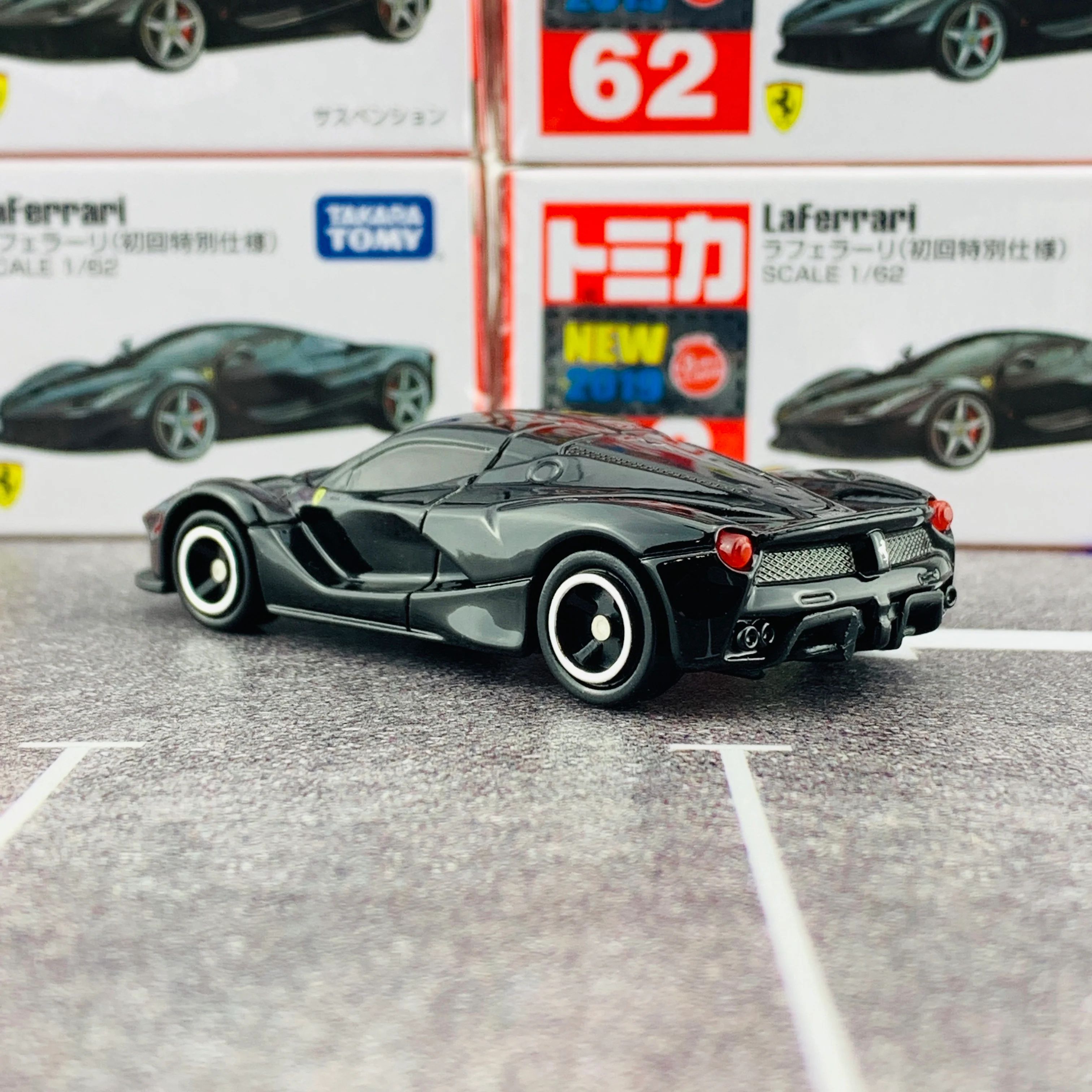 Tomica 62 LaFerrari First Edition (初回特別仕様) - Image 4
