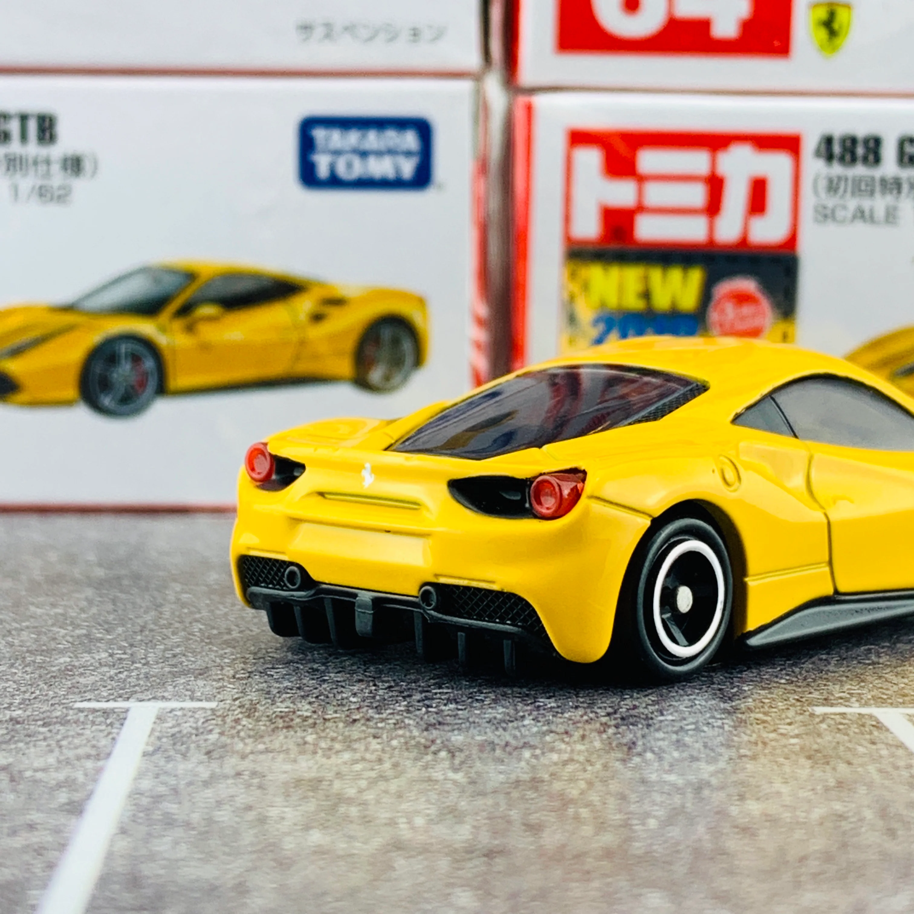 Tomica 64 Ferrari 488 GTB First Edition (初回特別仕様) - Image 6