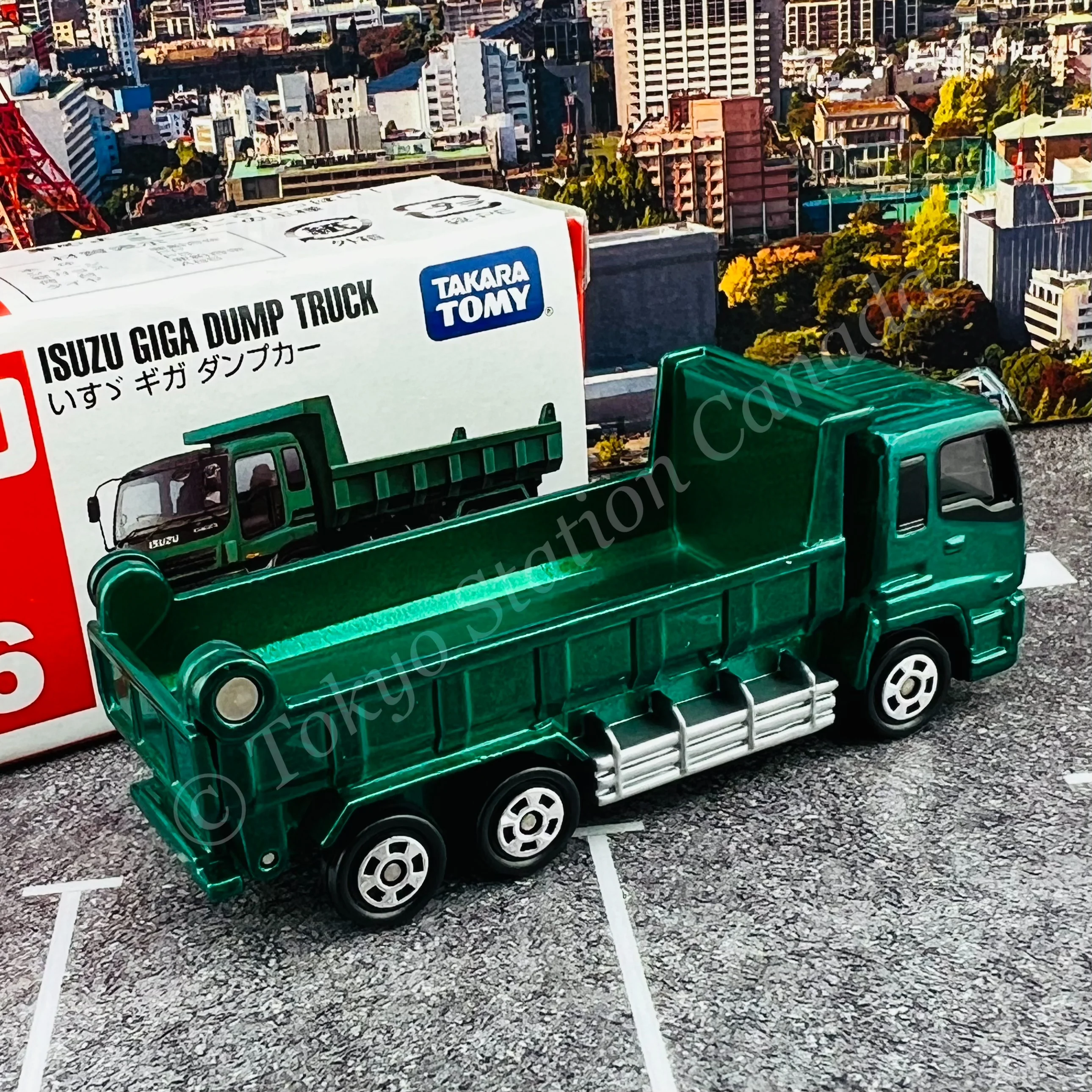 TOMICA 76 ISUZU GIGA DUMP TRUCK - Image 2