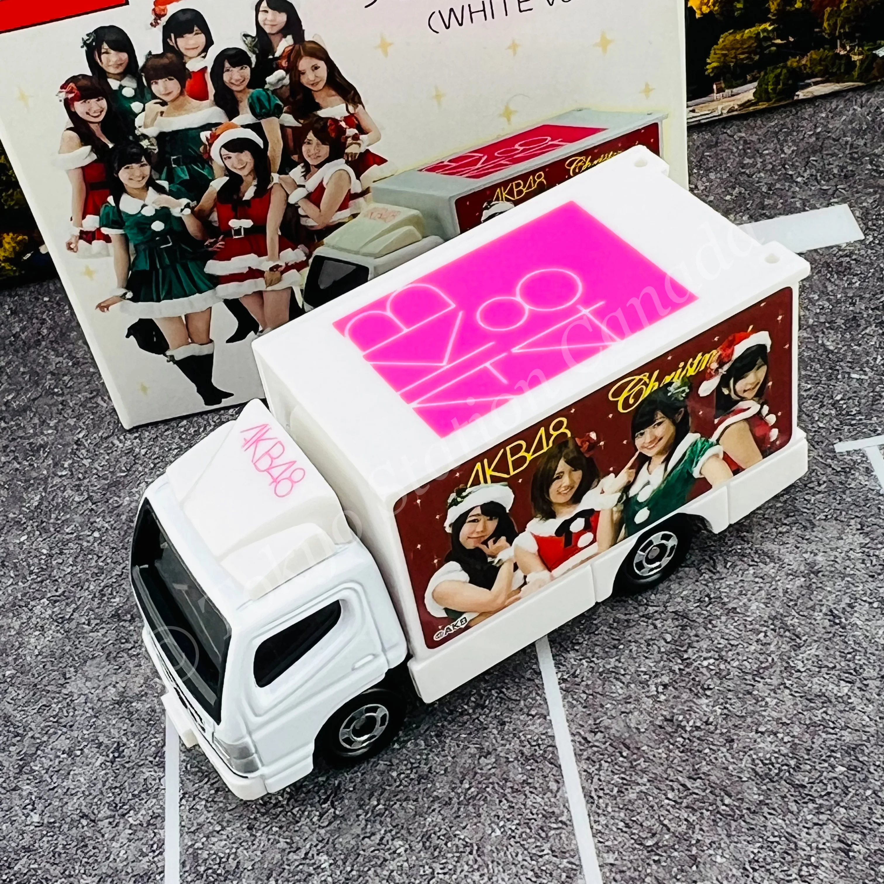 TOMICA AKB48 Wrapping Truck WHITE Version - Image 3