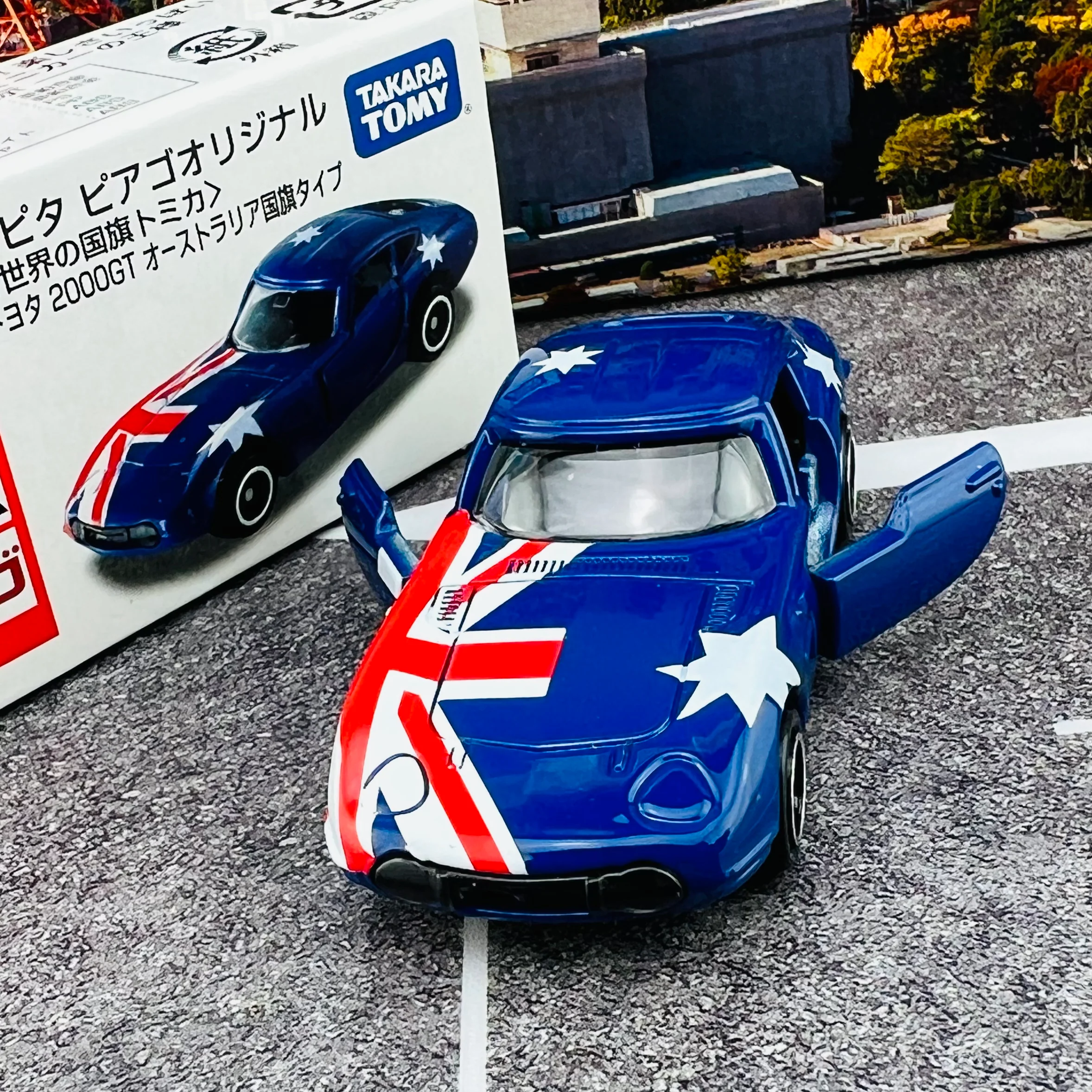 TOMICA APITA PIAGO Original (World Flag Tomica) Toyota 2000GT Australia Flag - Image 3
