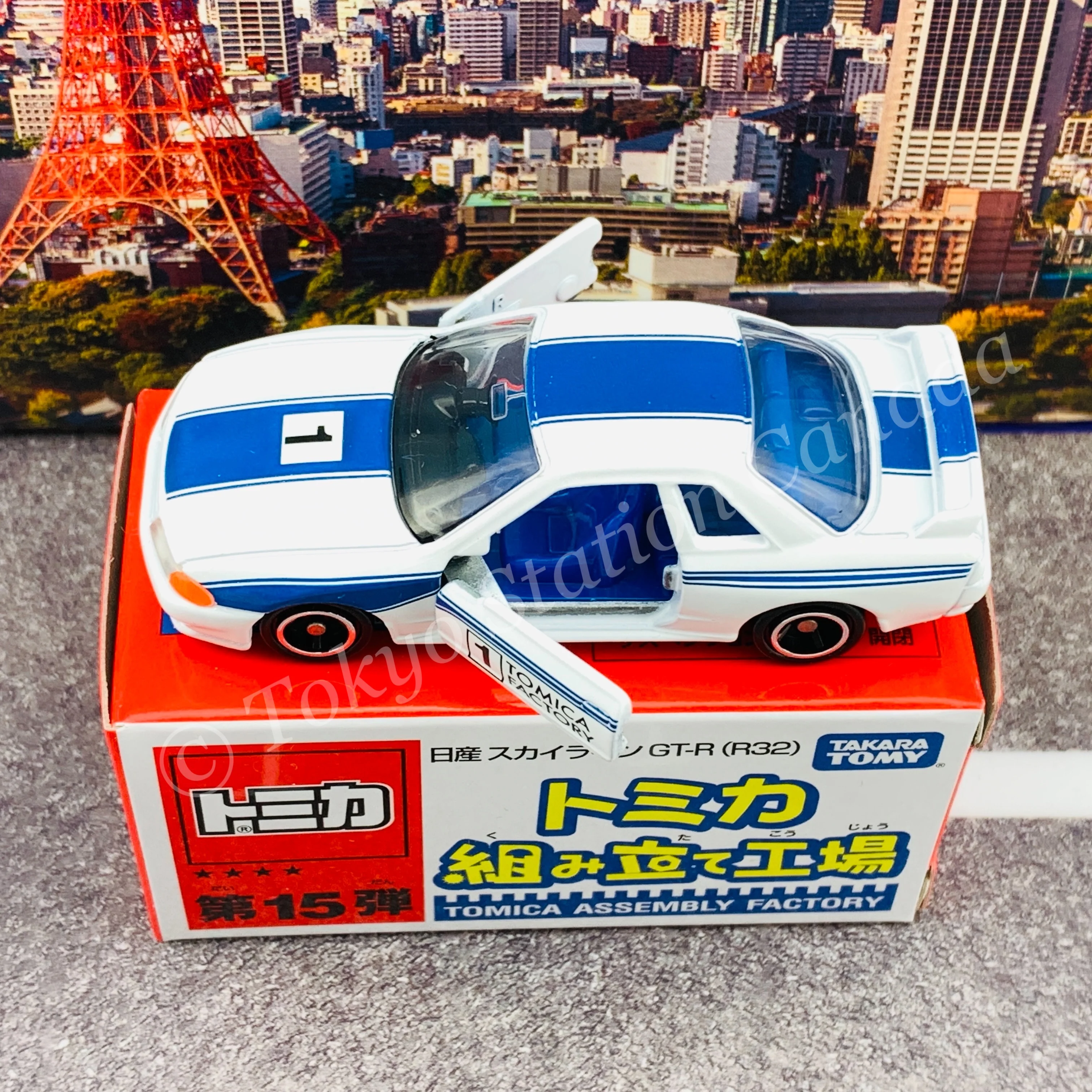 TOMICA ASSEMBLY FACTORY Nissan Skyline GTR R32 (White with Blue Stripe) - Image 5