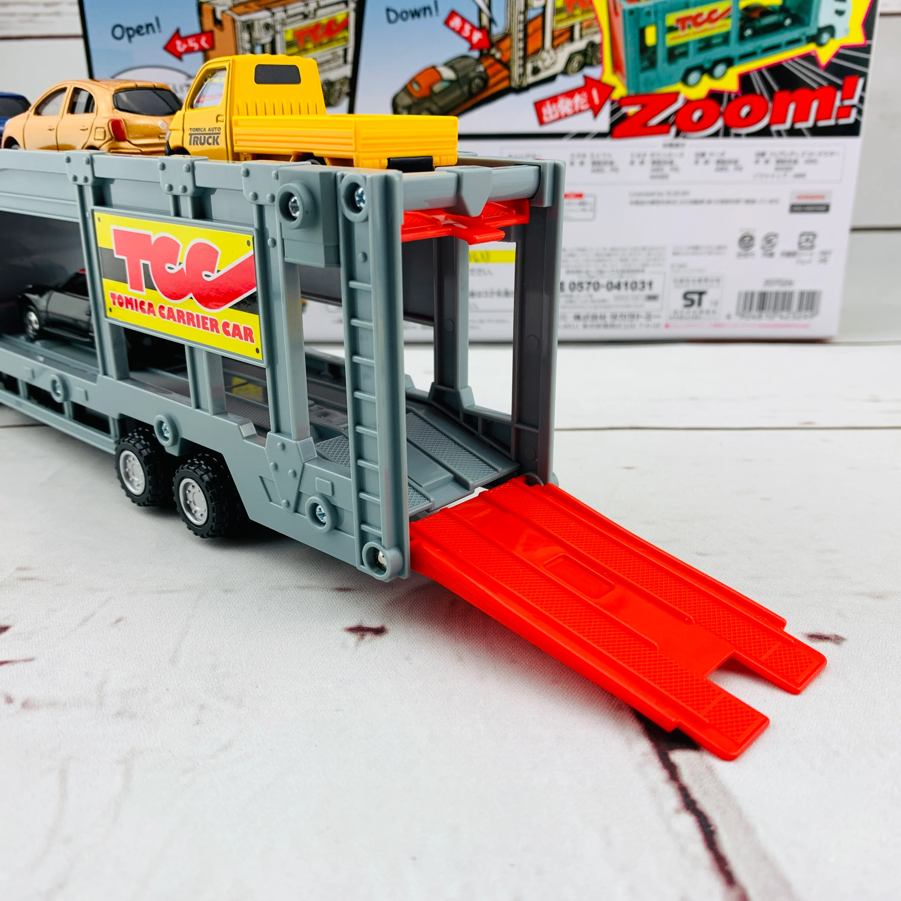 TOMICA Carrier Car Set (4904810423249) - Image 6