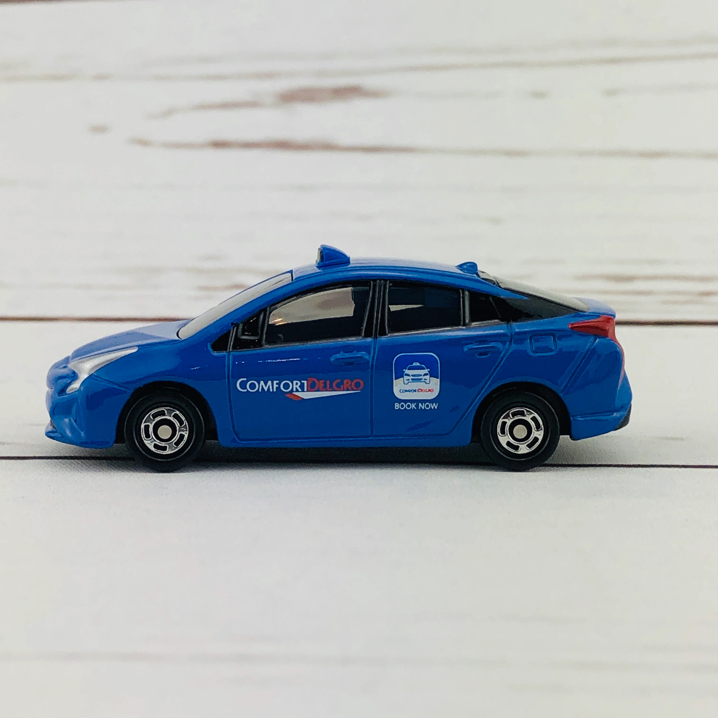 Tomica Comfortdelgro Taxi (Blue) Singapore Edition - Image 2