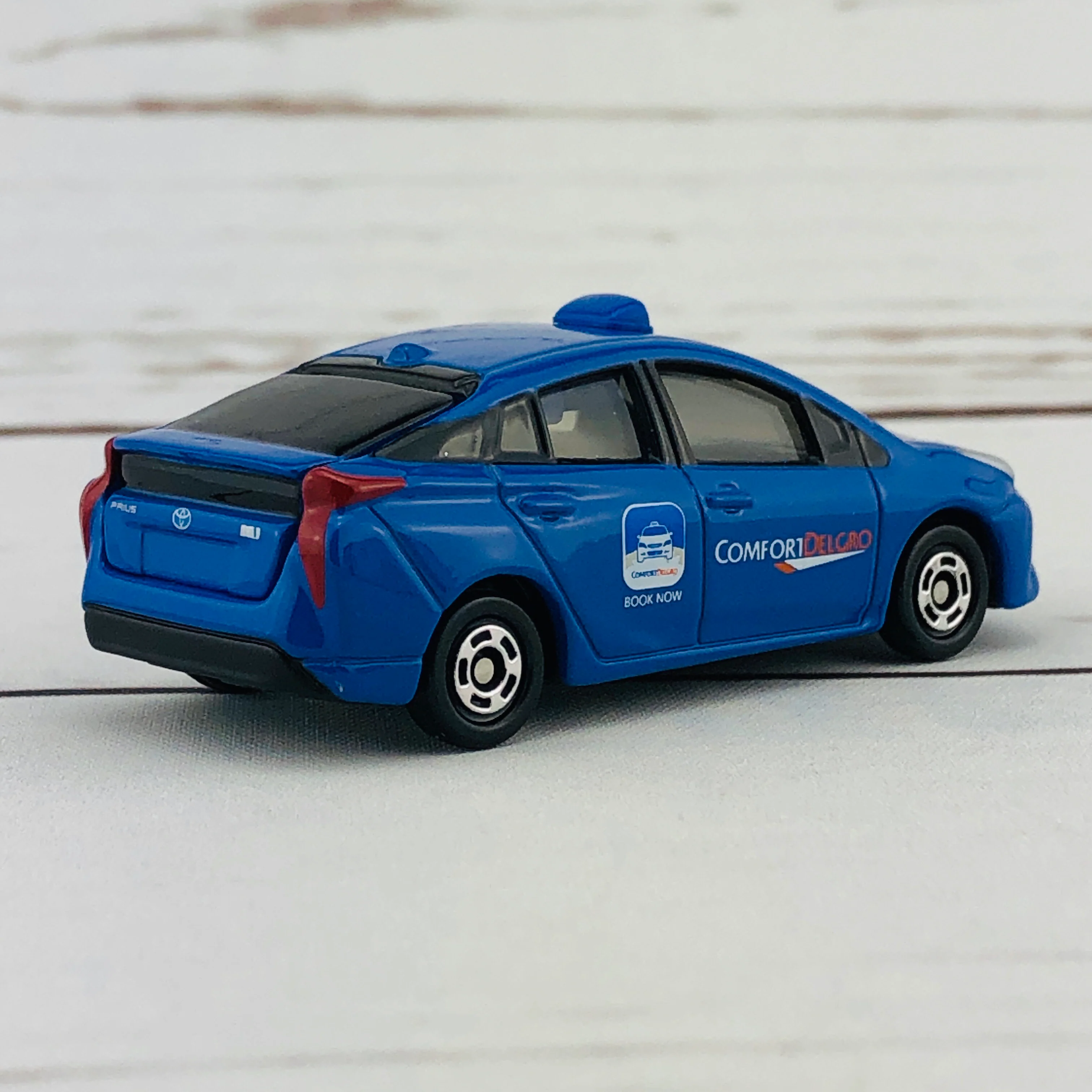 Tomica Comfortdelgro Taxi (Blue) Singapore Edition - Image 3