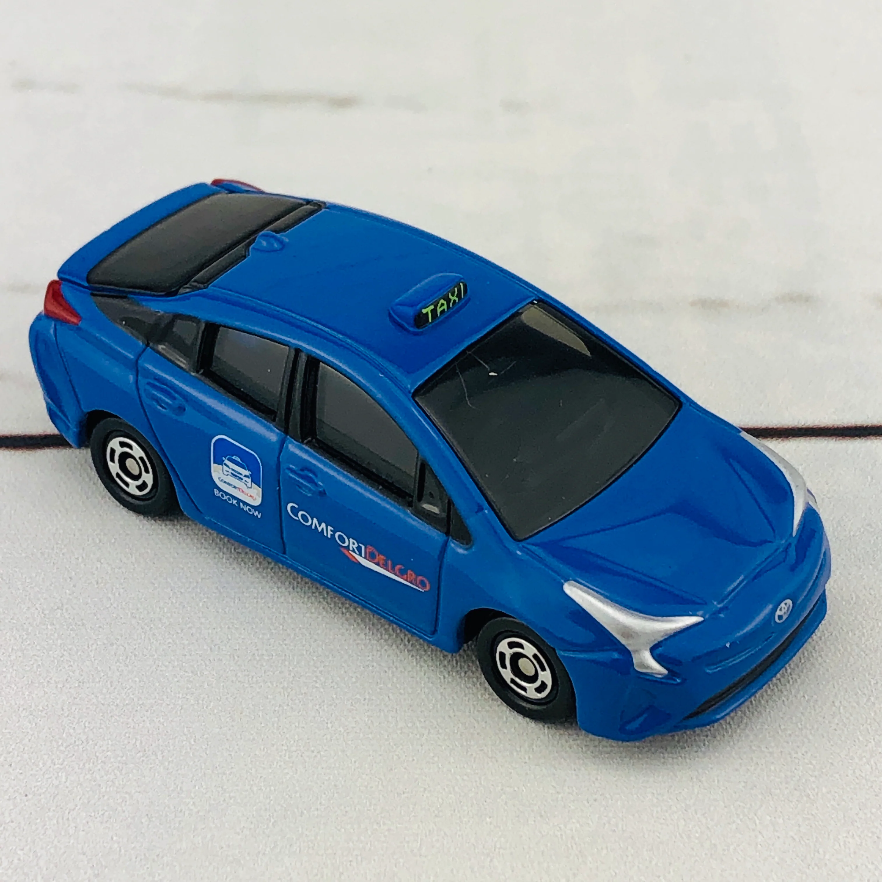 Tomica Comfortdelgro Taxi (Blue) Singapore Edition - Image 6
