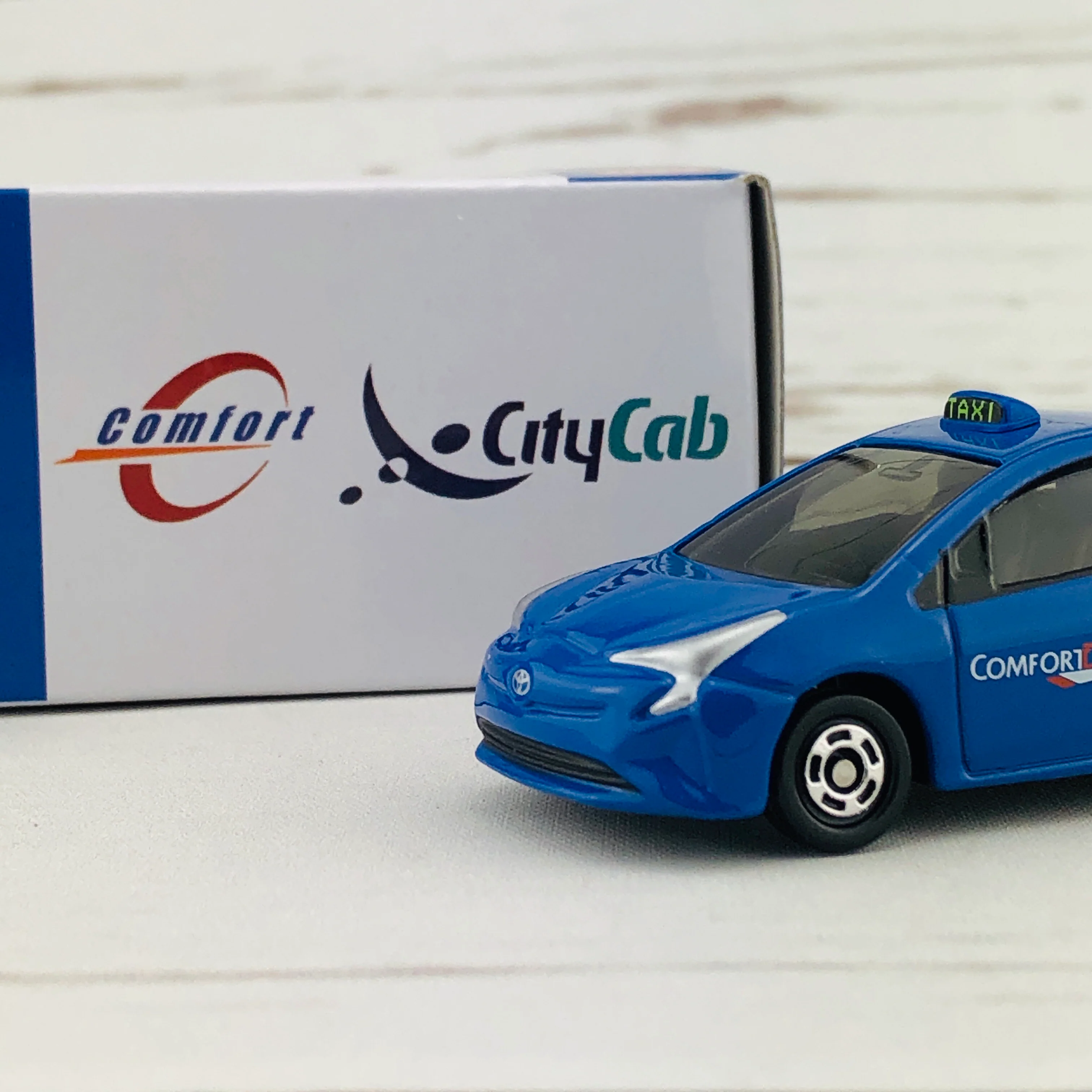 Tomica Comfortdelgro Taxi (Blue) Singapore Edition - Image 8