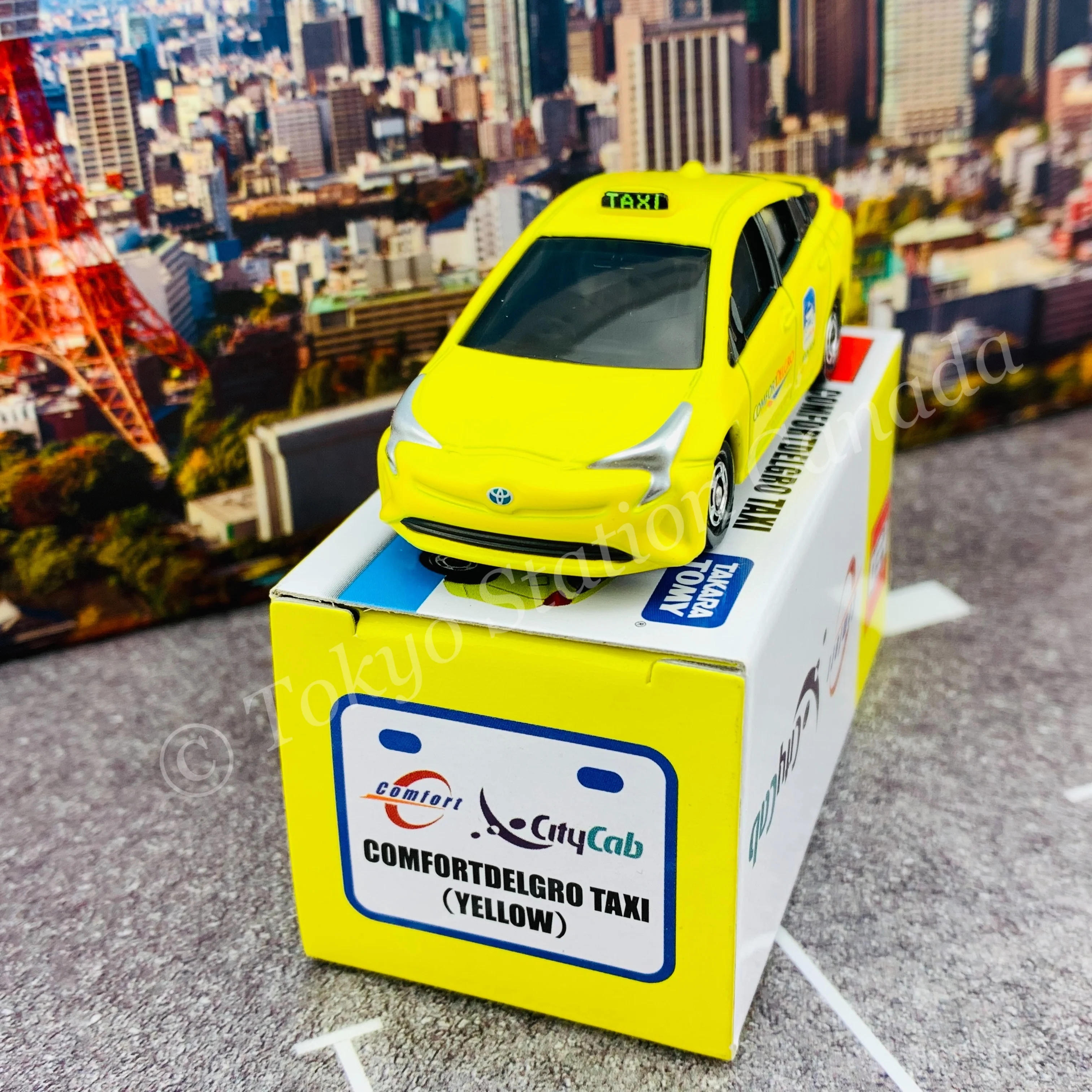 TOMICA Comfortdelgro Taxi (Yellow) Singapore Edition 4904810112884 - Image 4