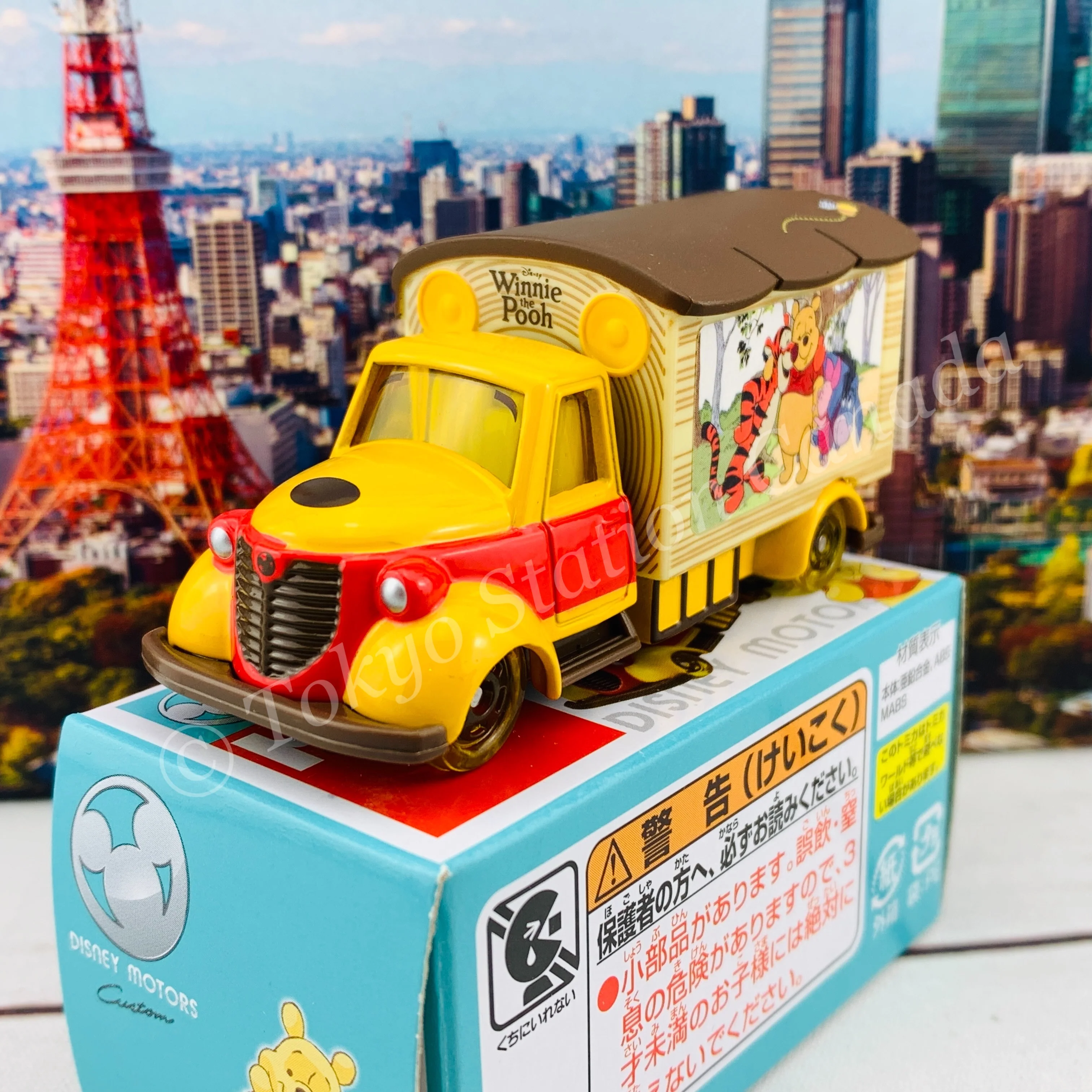 TOMICA Disney Motors Goody Carry Winnie the Pooh 4904810114130 - Image 2