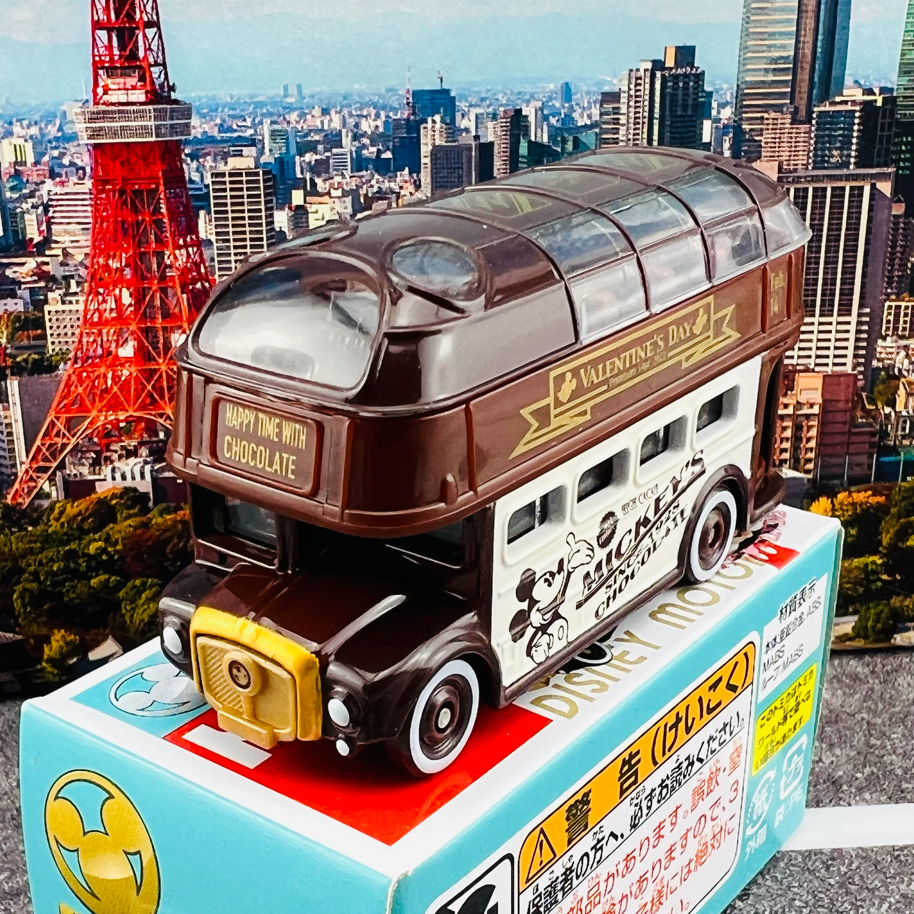 TOMICA DISNEY MOTORS Sunny Decker Mickey Mouse Valentine Edition 2022 (4904810188223) - Image 2