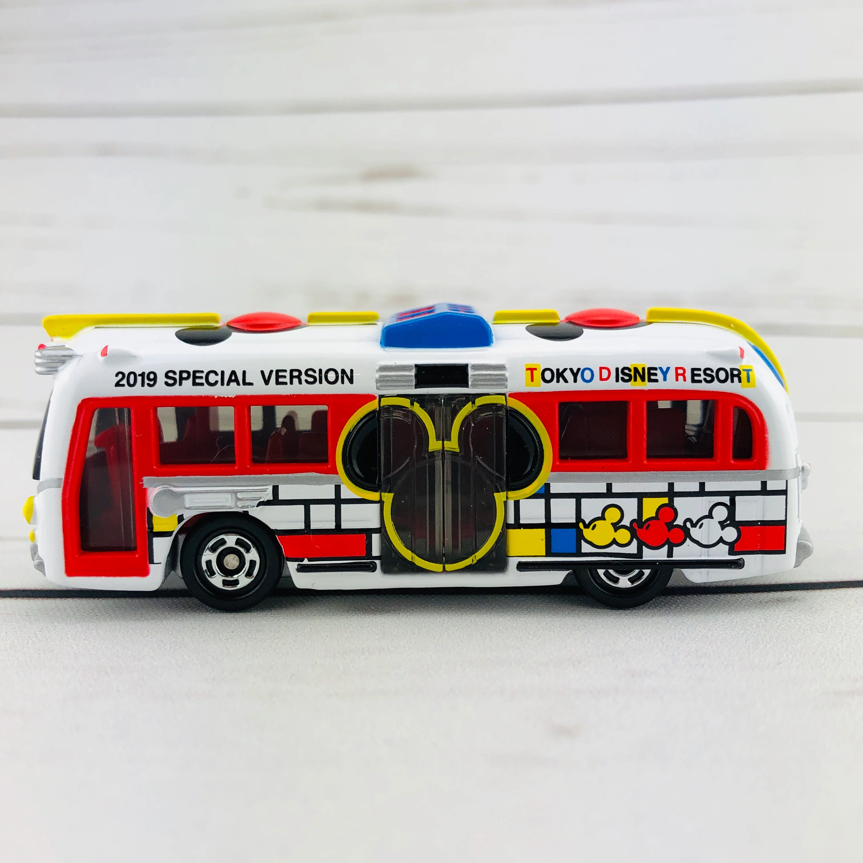 Tomica Disney Resort Cruiser 2019 Special Edition *Limited Quantity* - Image 3