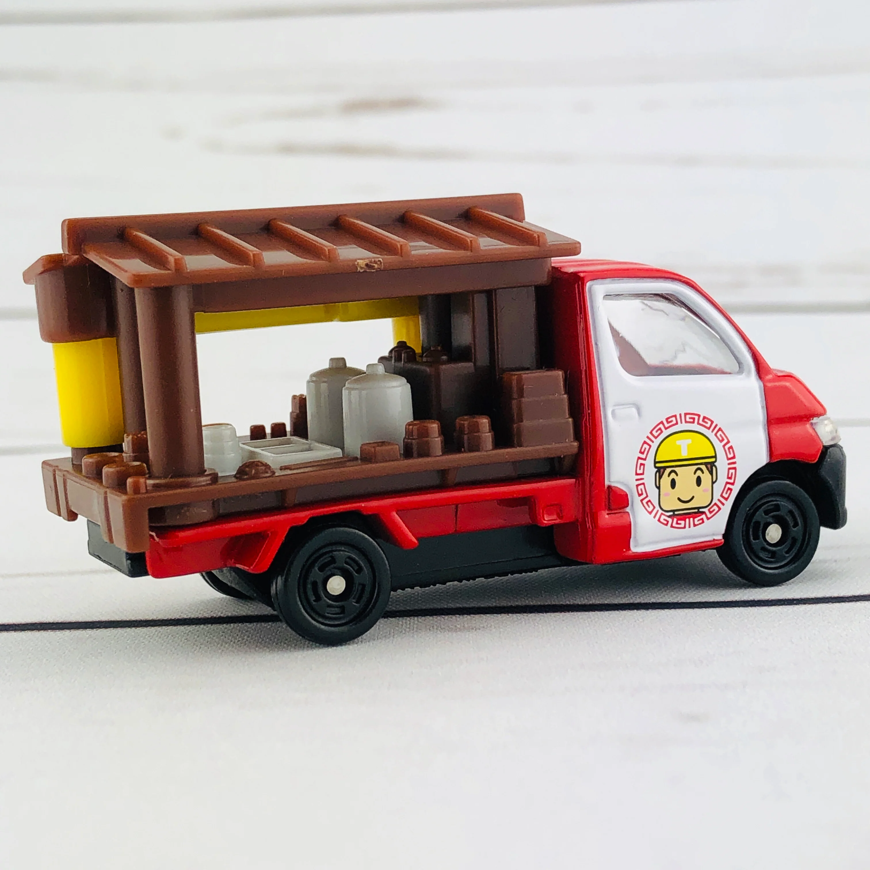 Tomica Event Model No.17 Toyota Town Ace Haku Ramen Truck - Image 6