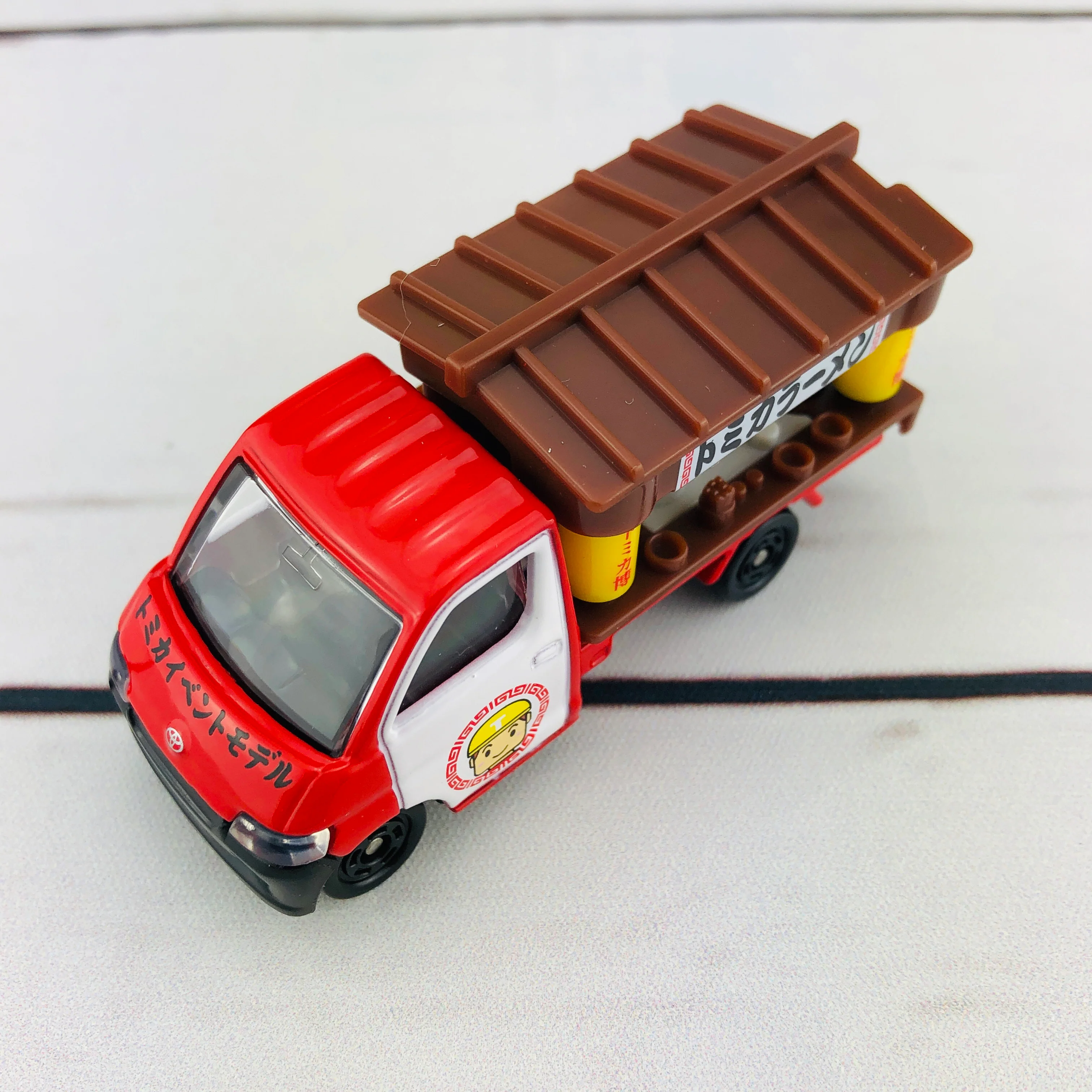 Tomica Event Model No.17 Toyota Town Ace Haku Ramen Truck - Image 7