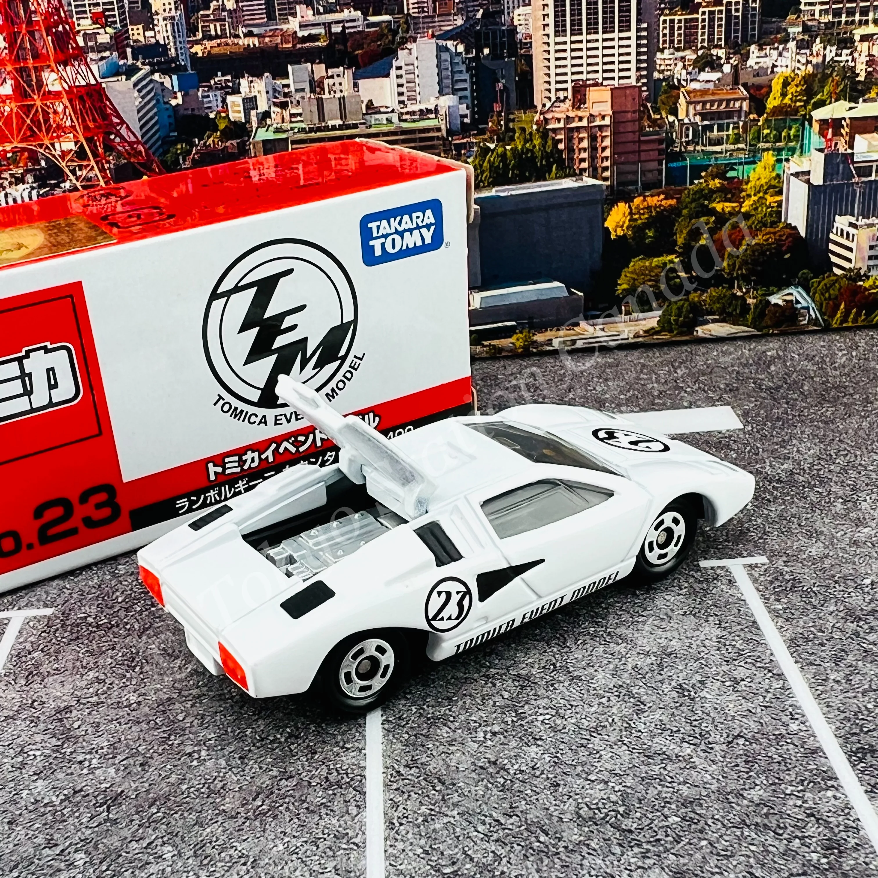 TOMICA EVENT MODEL NO.23 Lamborghini Countach LP400 White - Image 2