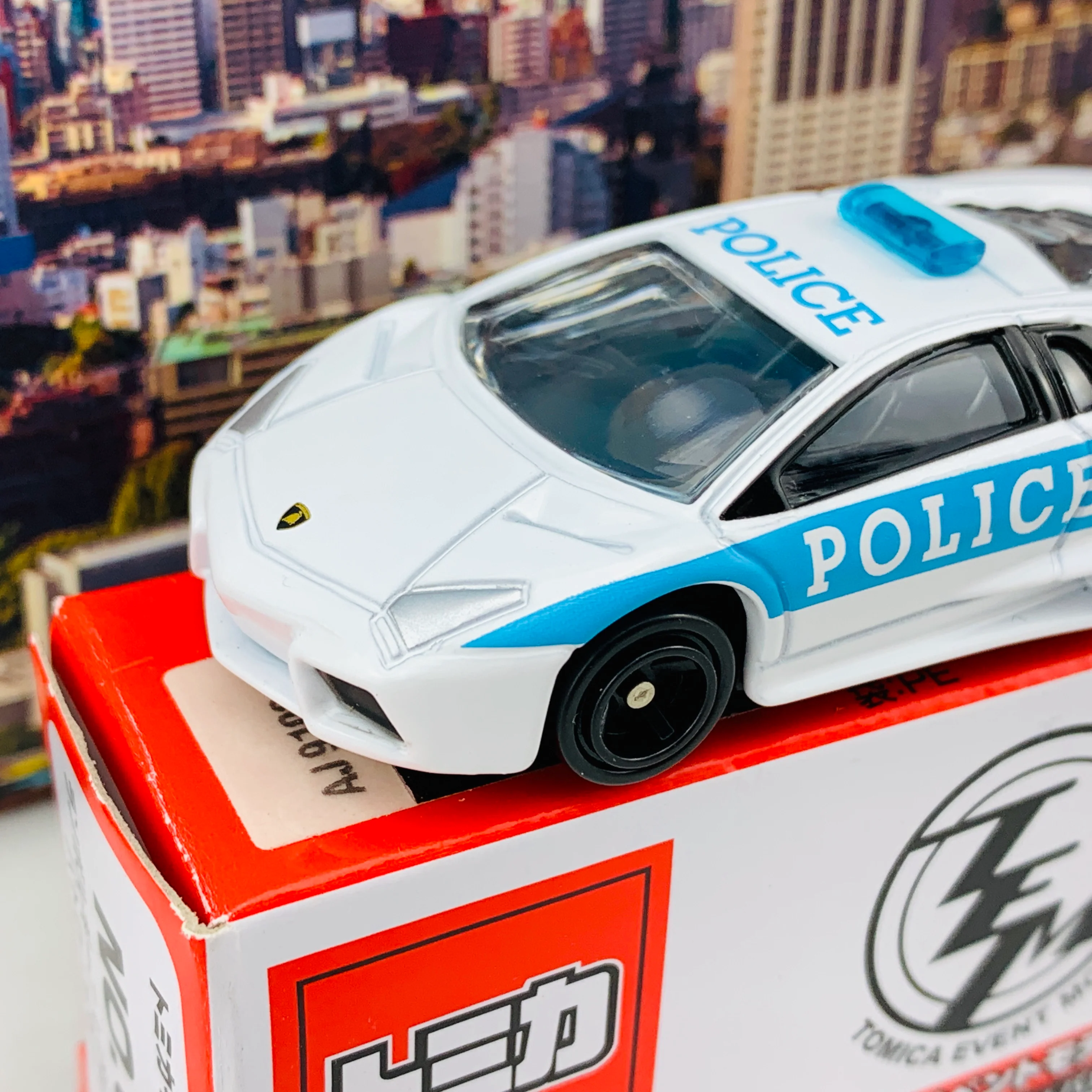 Tomica Event Model No.8 Lamborghini Reventon Patrol Car - Image 2