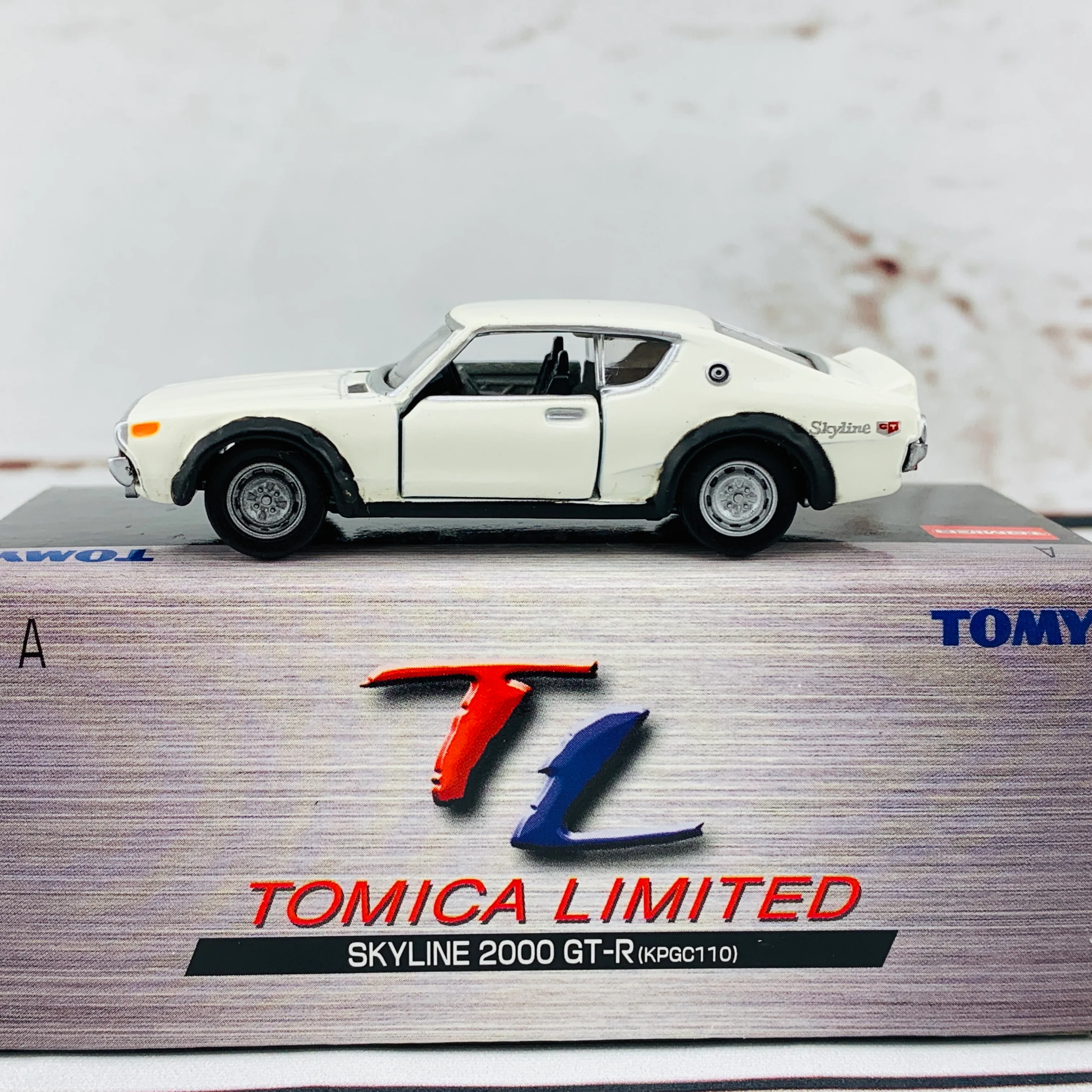 Tomica Limited Nissan Skyline 2000 GTR KPGC110 **Limited Qty** - Image 2
