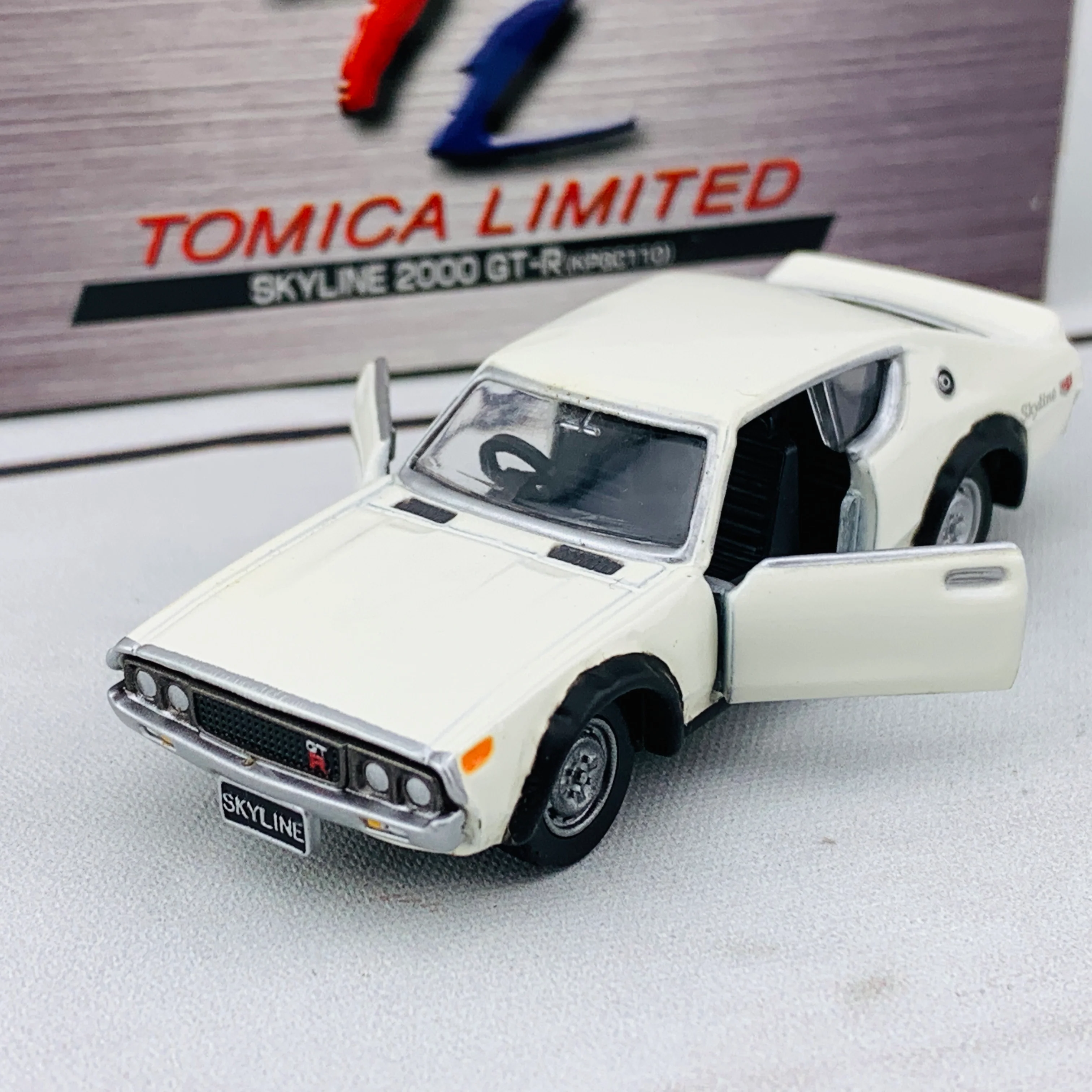Tomica Limited Nissan Skyline 2000 GTR KPGC110 **Limited Qty** - Image 3