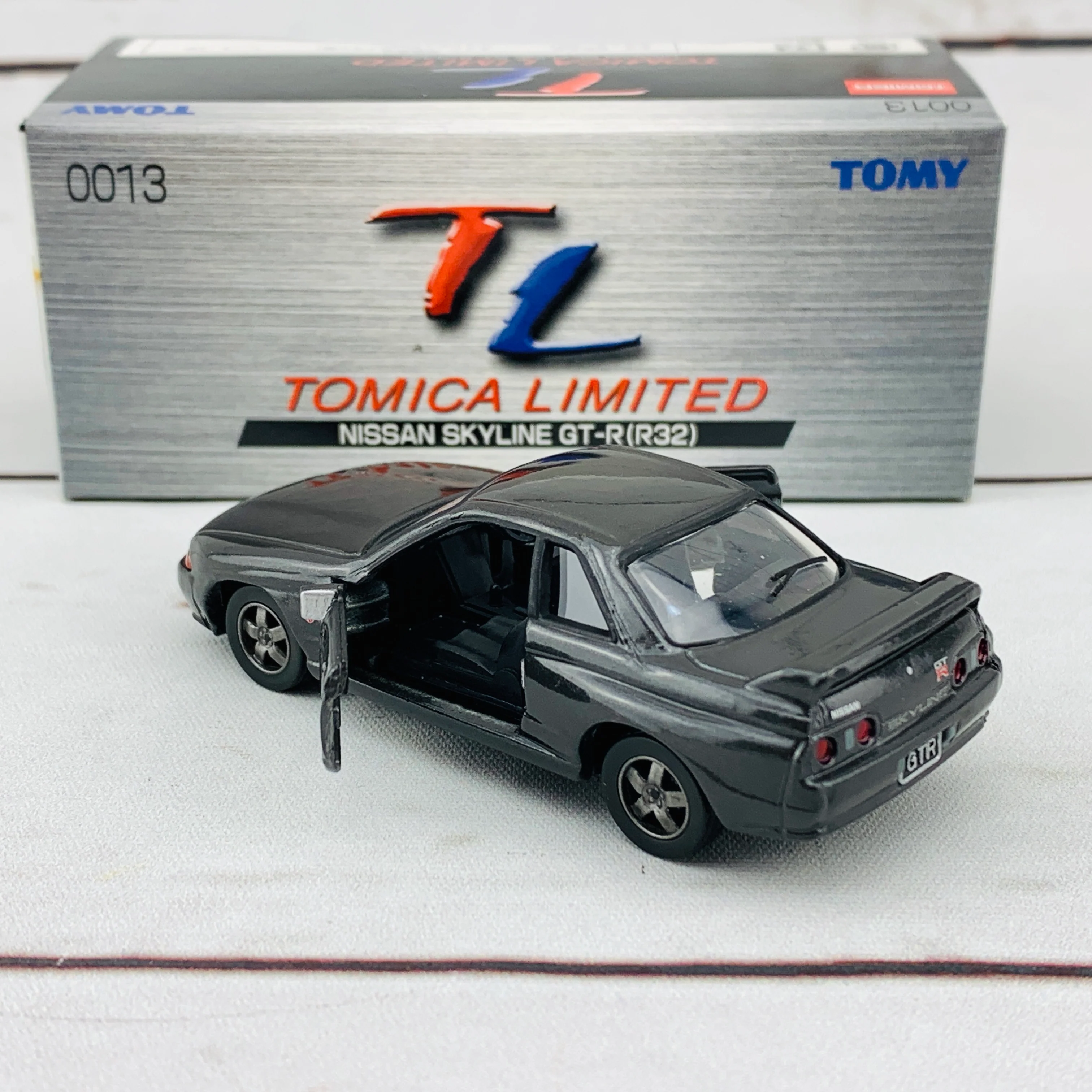 Tomica Limited 0013 Nissan Skyline GTR R32 **Limited Qty** - Image 4