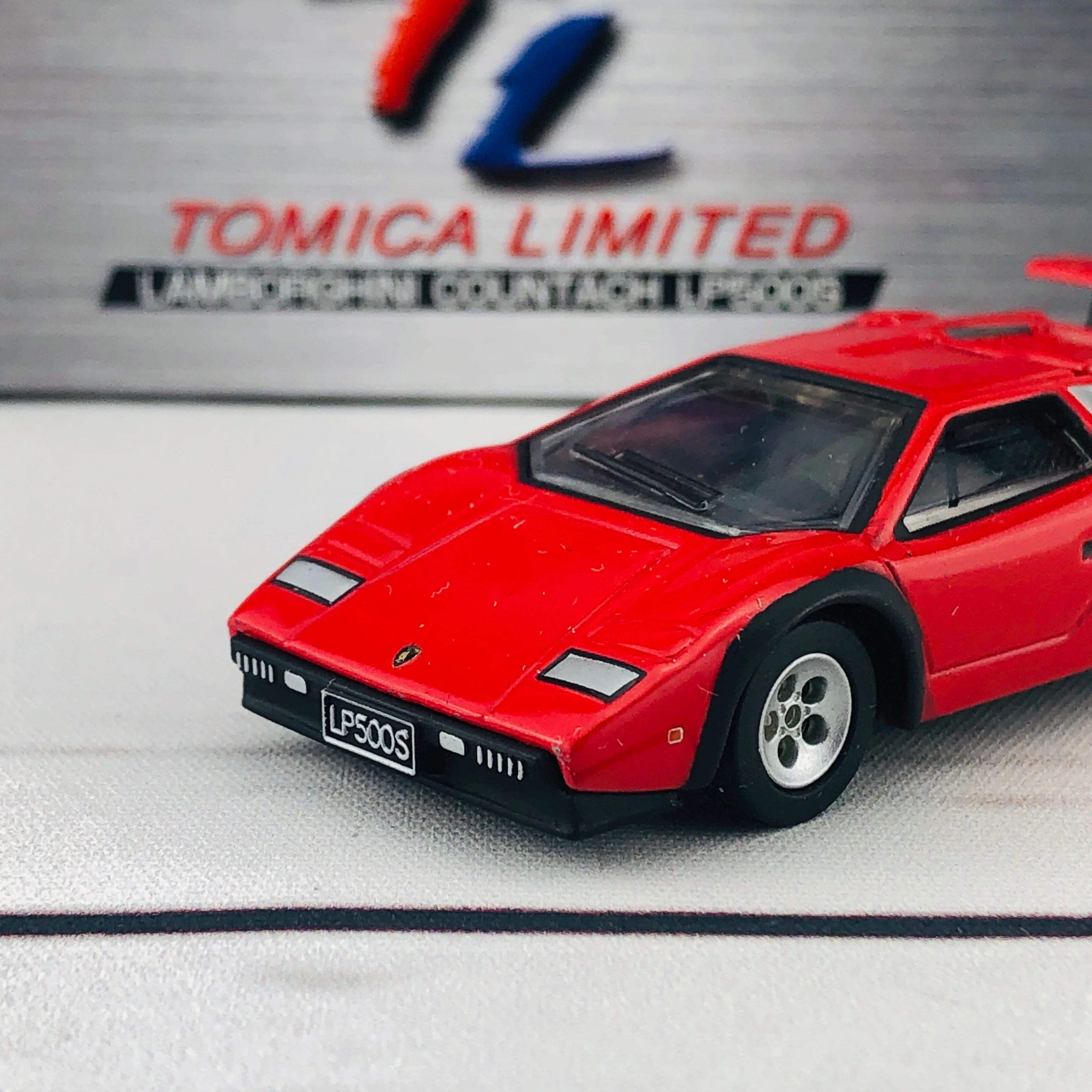 Tomica Limited 0031 Lamborghini Countach LP500S - Image 2