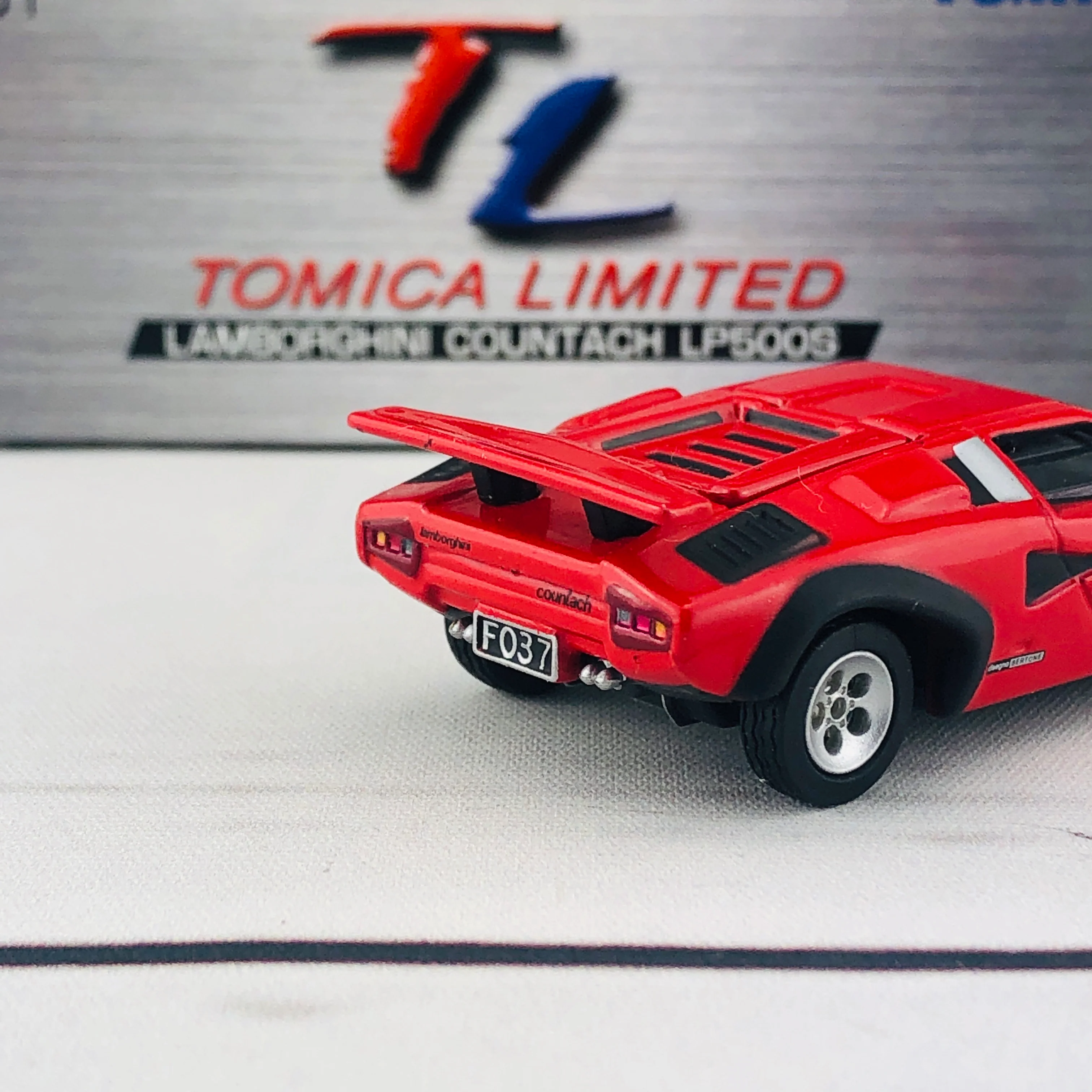 Tomica Limited 0031 Lamborghini Countach LP500S - Image 4