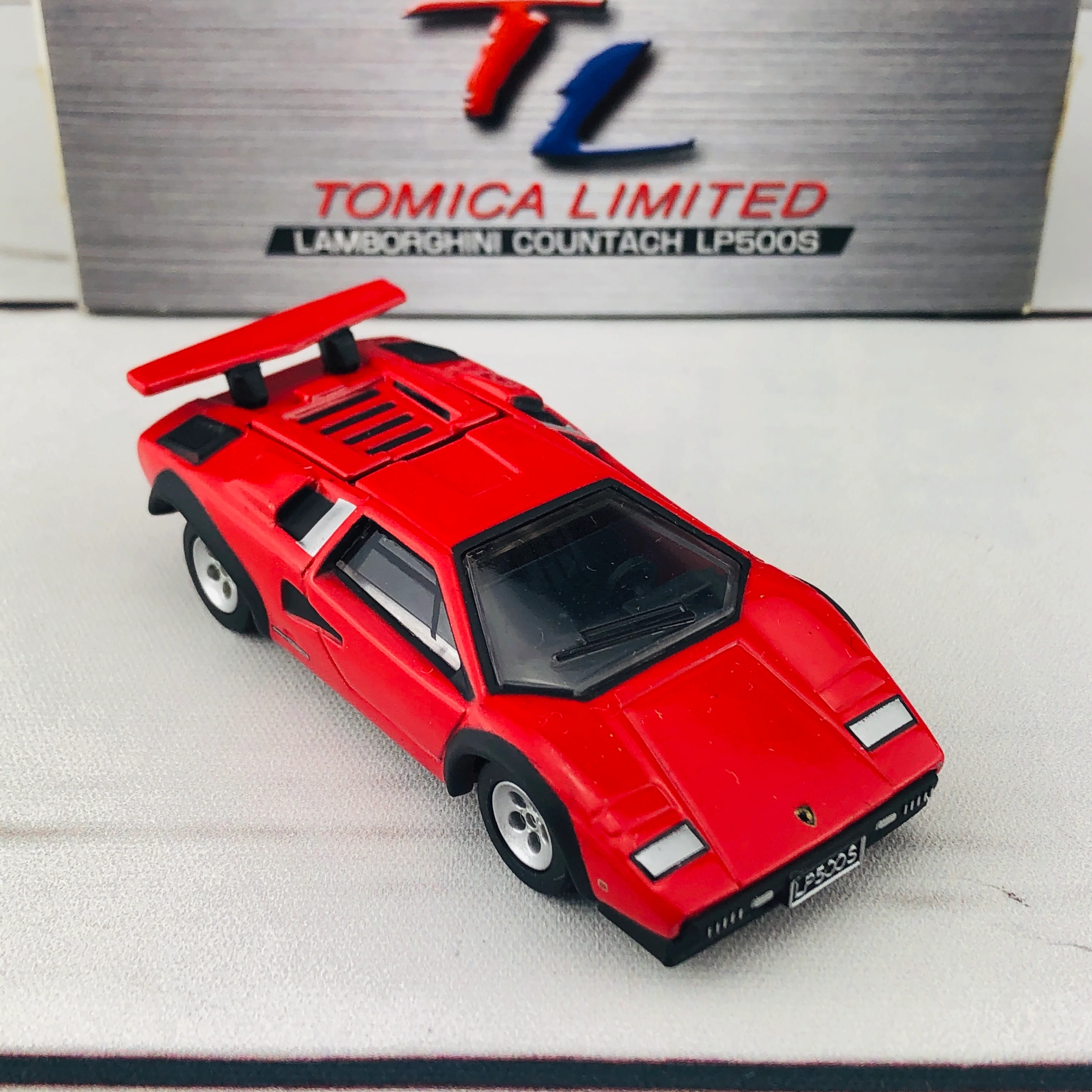 Tomica Limited 0031 Lamborghini Countach LP500S - Image 7