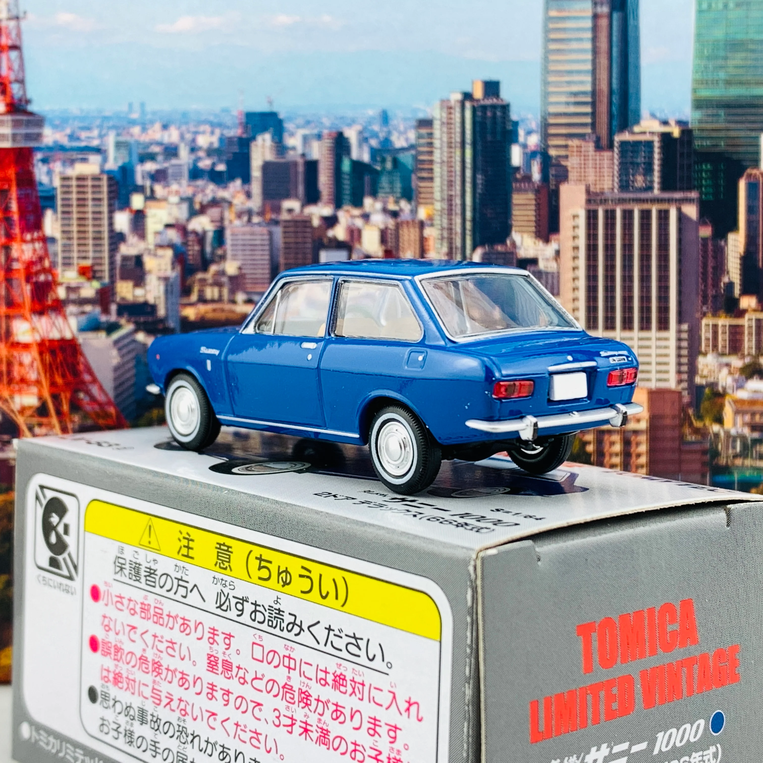 Tomica Limited Vintage 1/64 Datsun Sunny 1000 DX Blue LV-83d - Image 3