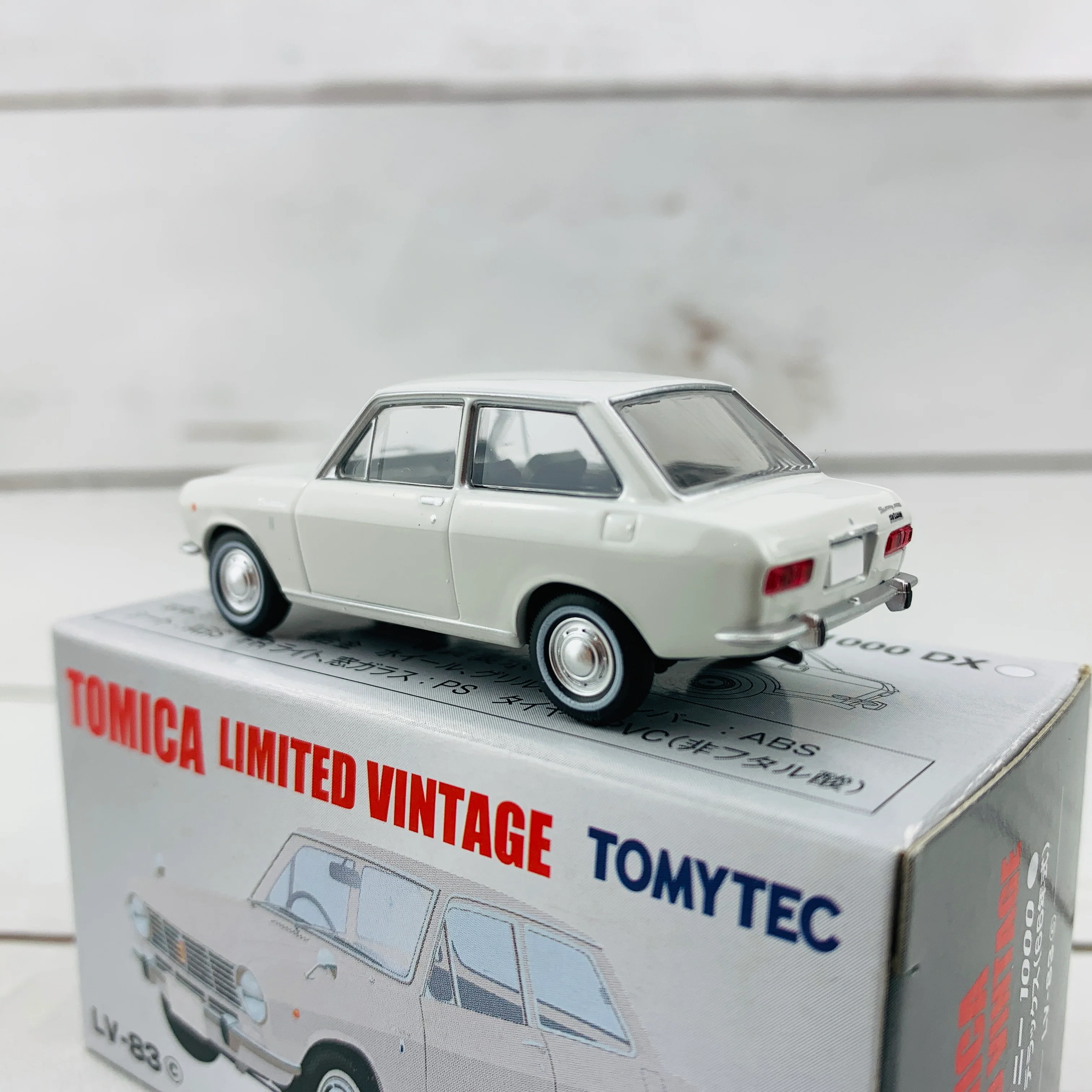 Tomica Limited Vintage 1/64 Datsun Sunny 1000 DX WHITE (1966) LV-83c - Image 3
