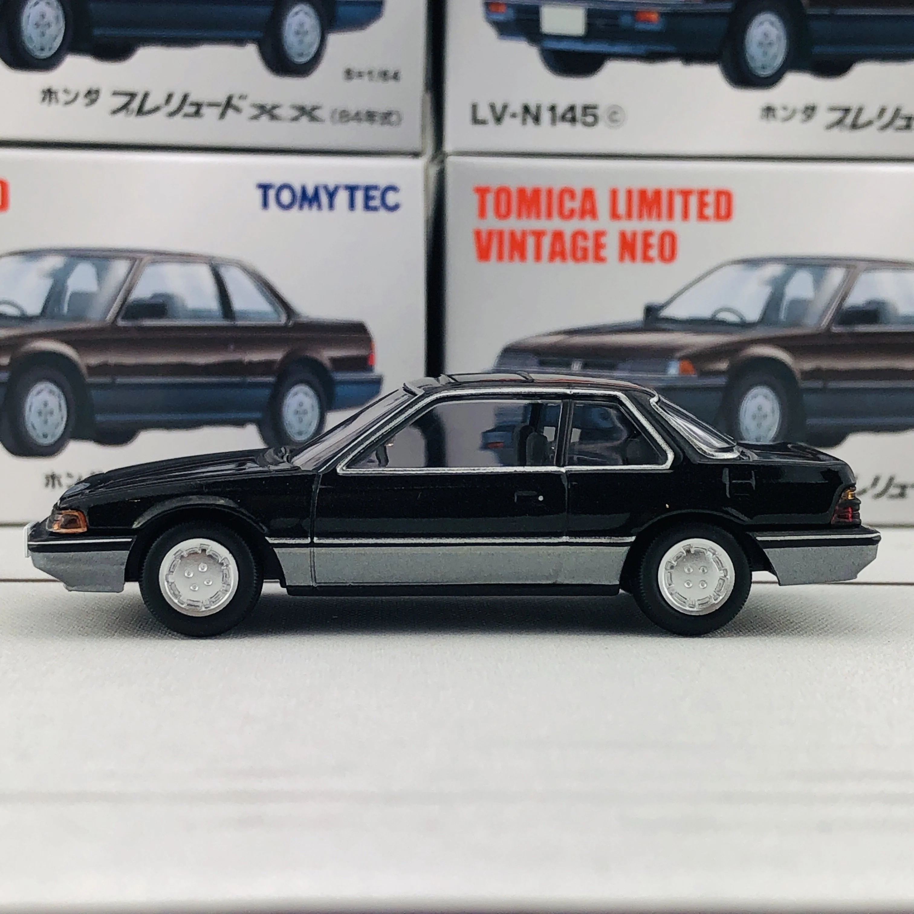 Tomica Limited Vintage 1/64 Honda PRELUDE XX LV-N145c - Image 2