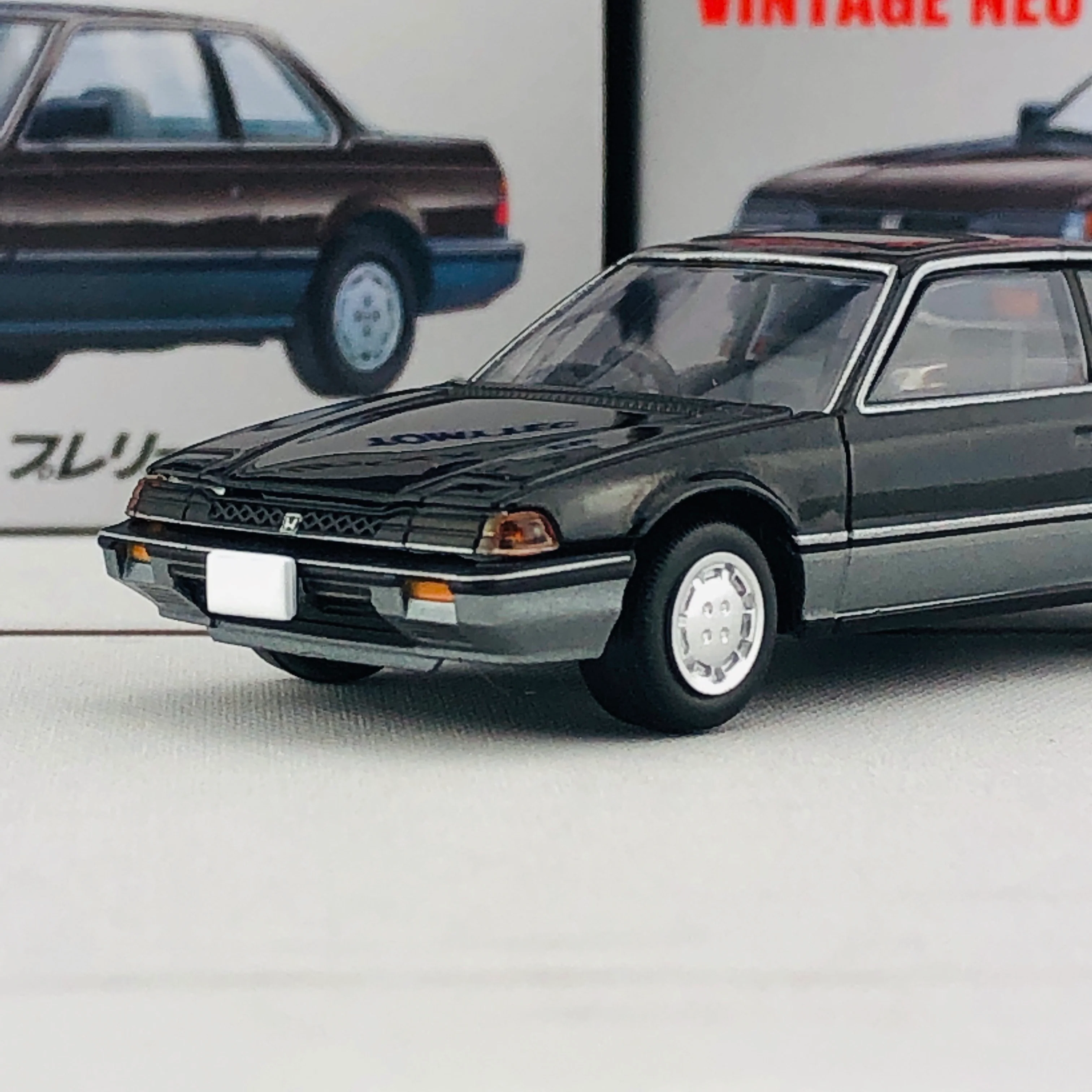 Tomica Limited Vintage 1/64 Honda PRELUDE XX LV-N145c - Image 3