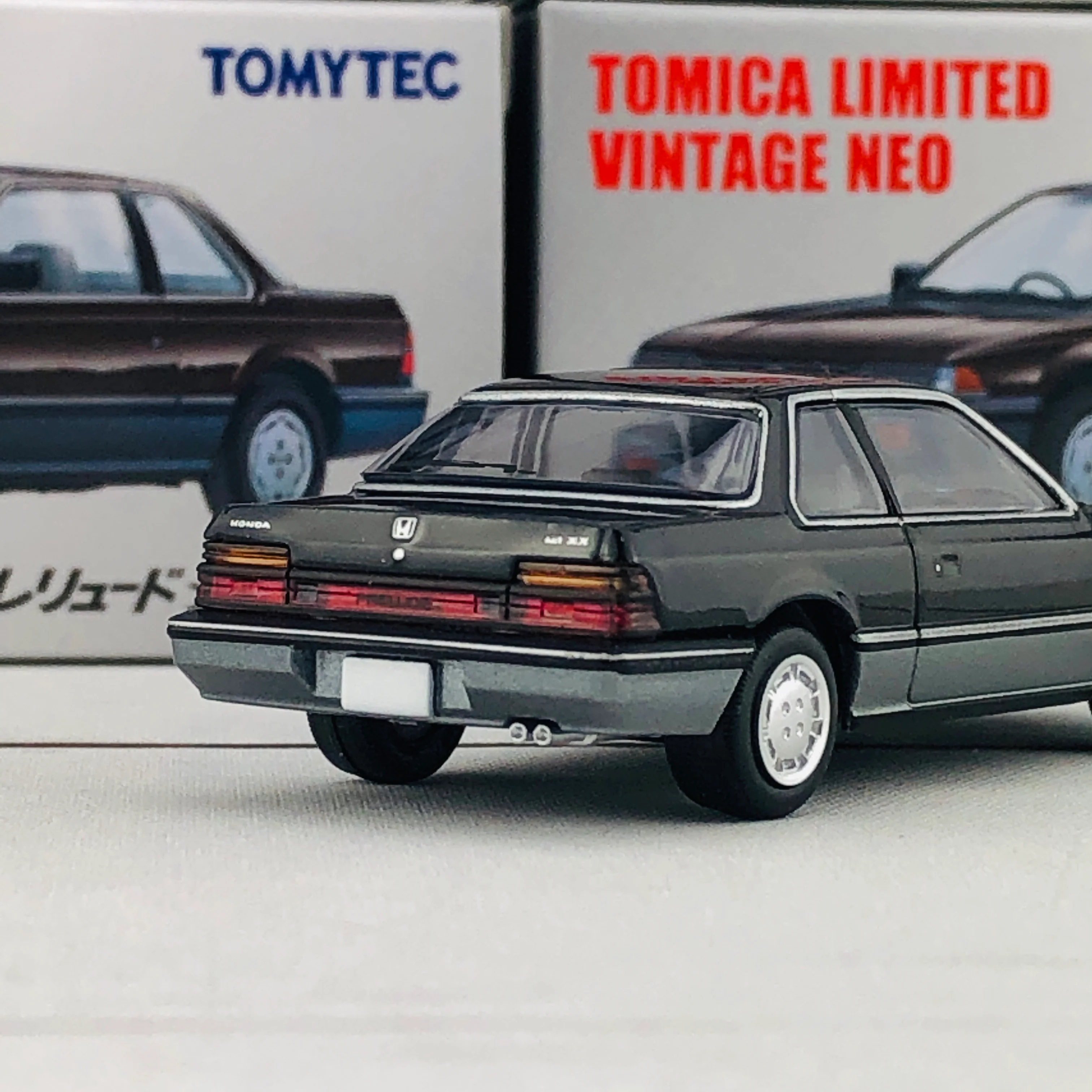 Tomica Limited Vintage 1/64 Honda PRELUDE XX LV-N145c - Image 5