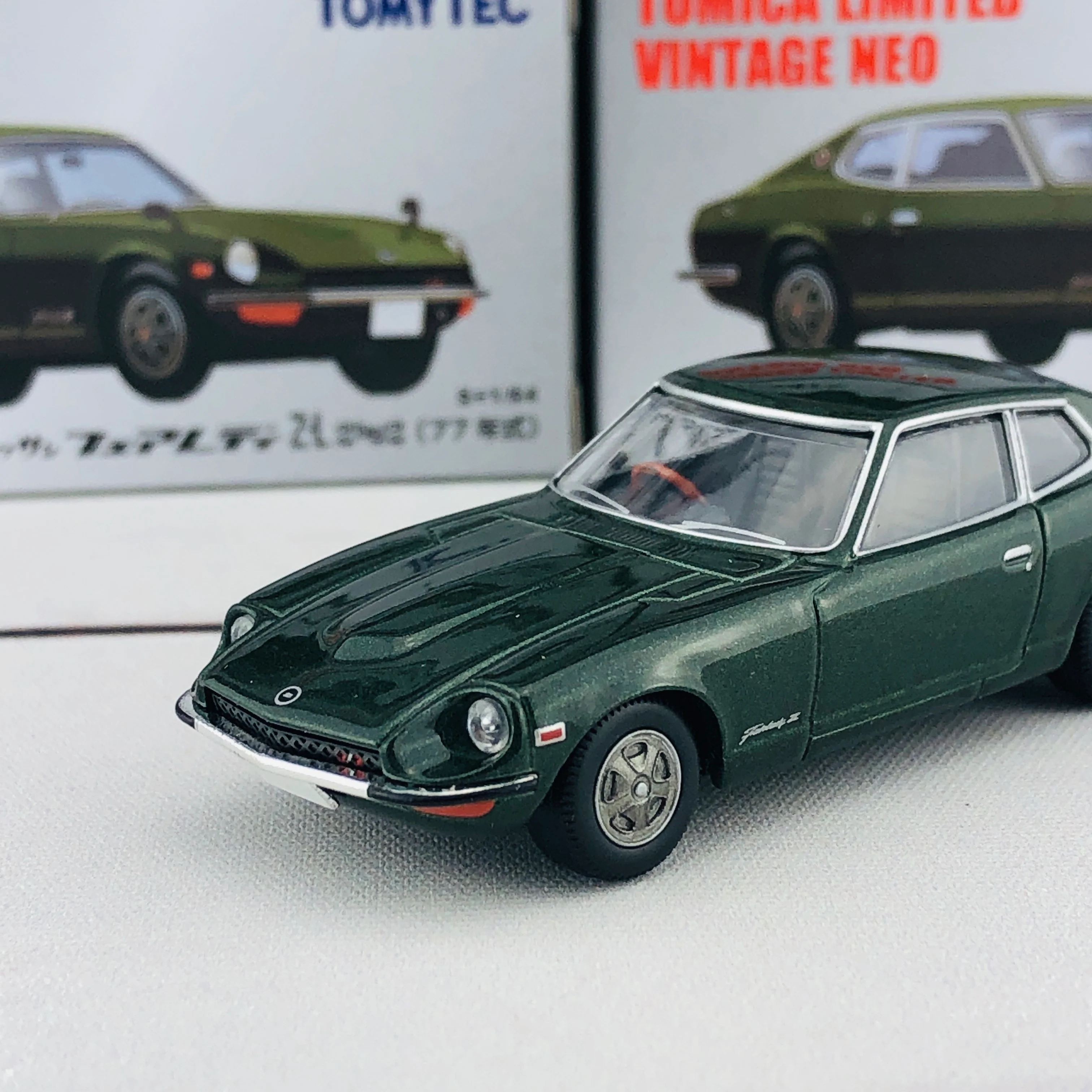 Tomica Limited Vintage 1/64 Nissan Fairlady Z-L 2by2 (1977) LV-N41c Green - Image 3