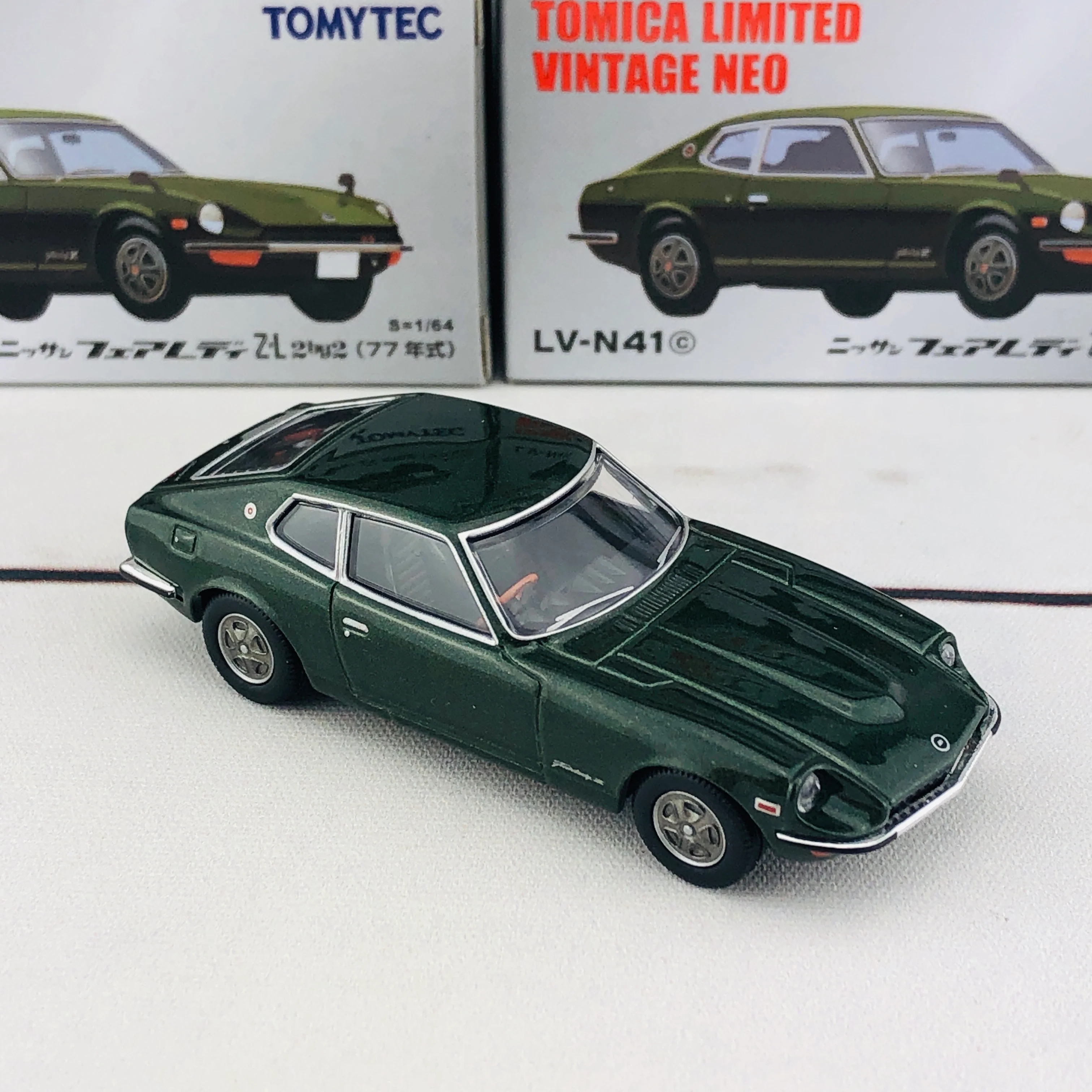 Tomica Limited Vintage 1/64 Nissan Fairlady Z-L 2by2 (1977) LV-N41c Green - Image 5