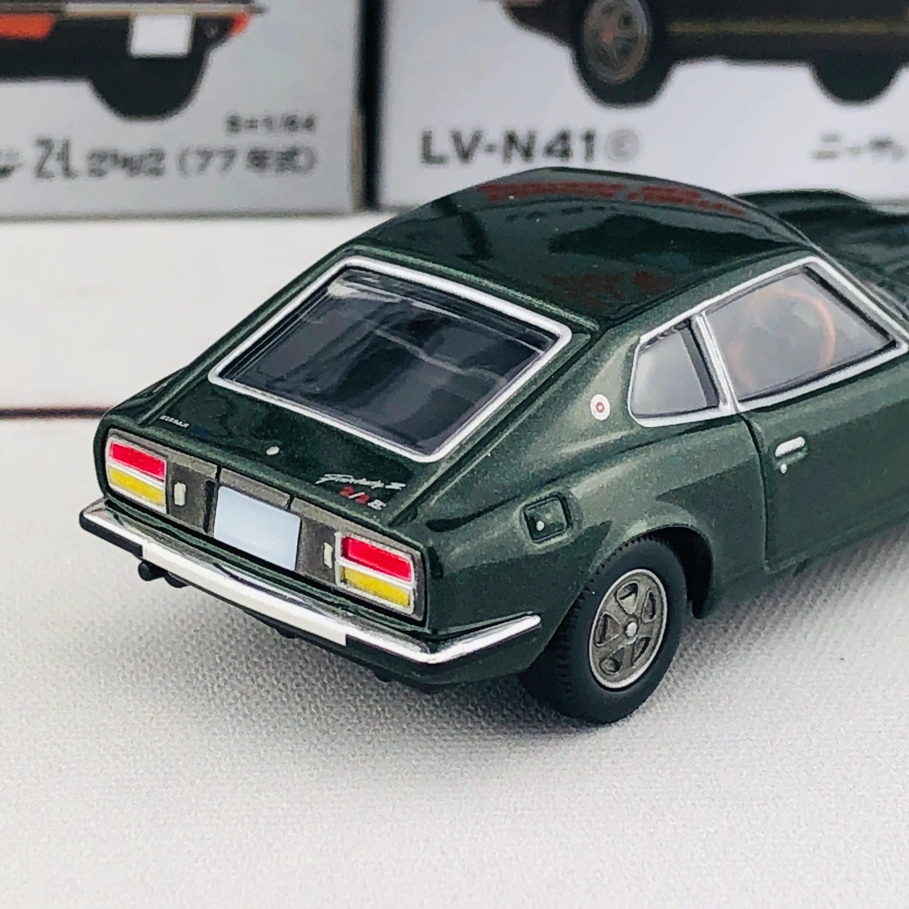 Tomica Limited Vintage 1/64 Nissan Fairlady Z-L 2by2 (1977) LV-N41c Green - Image 6