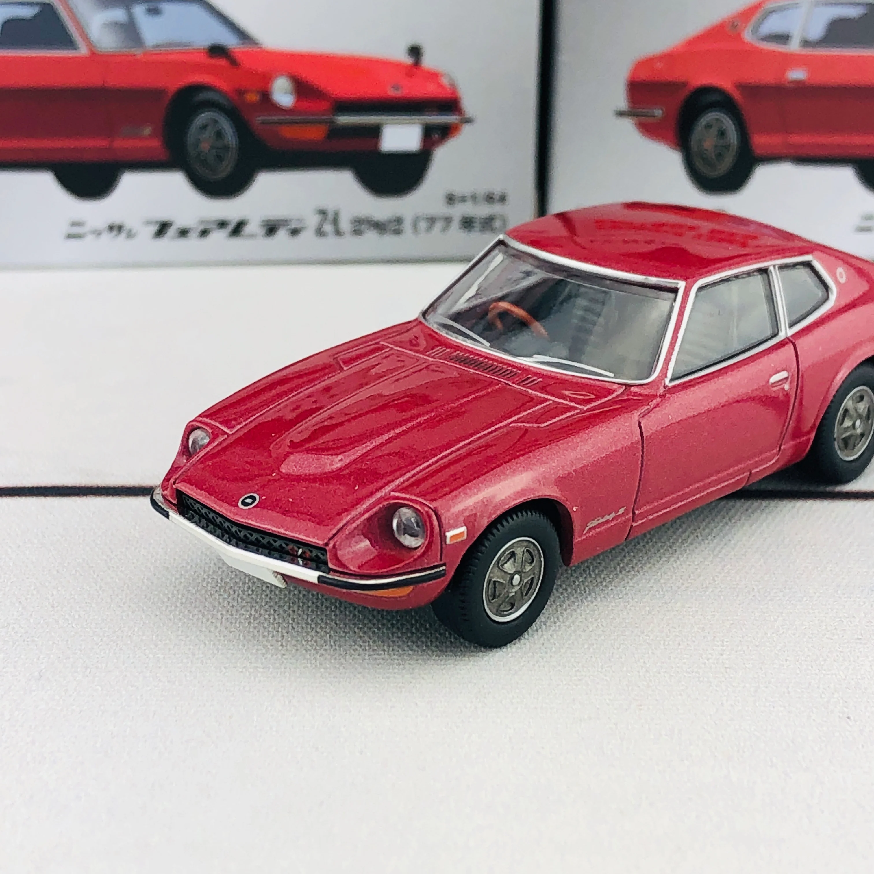 Tomica Limited Vintage 1/64 Nissan Fairlady Z-L 2by2 (1977) LV-N41d Red - Image 3